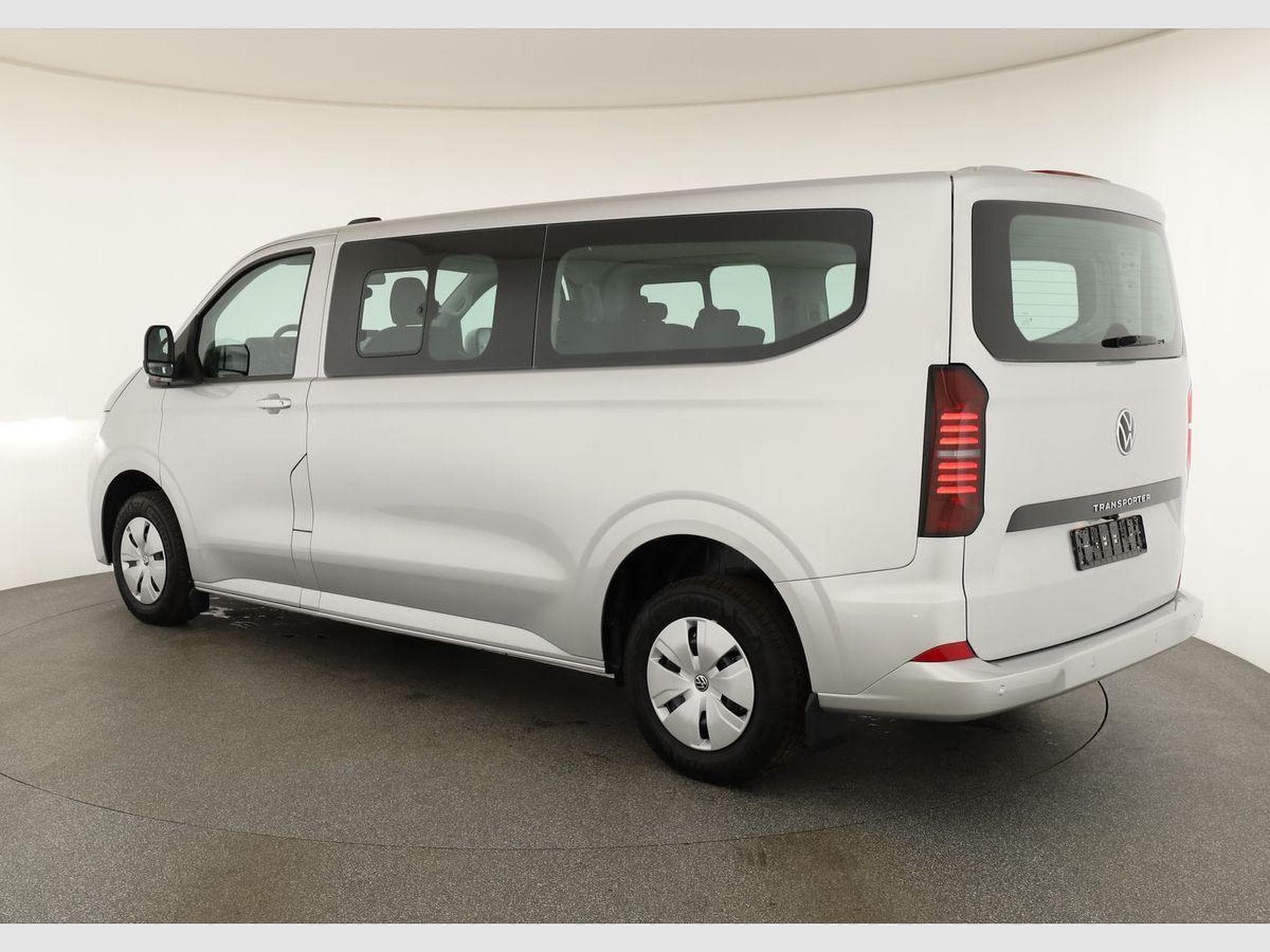 VW T7 2.0 TDI 110 kW LR (2026) - Photo 3