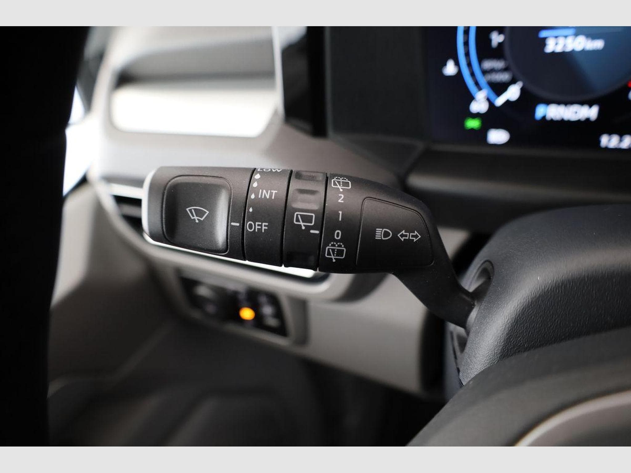 VW T7 2.0 TDI 110 kW LR (2026) - Photo 8