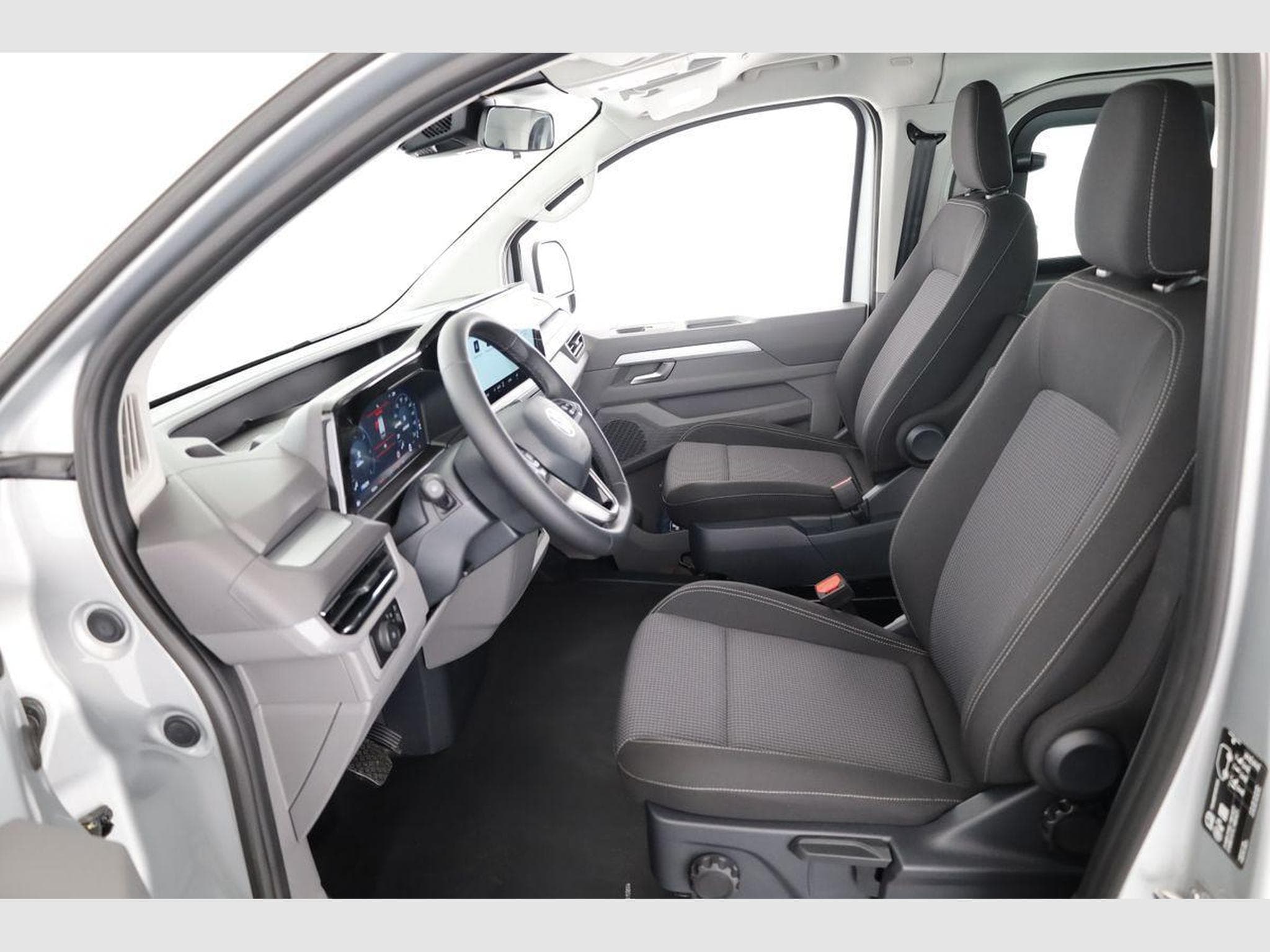 VW T7 2.0 TDI 110 kW LR (2026) - Photo 9