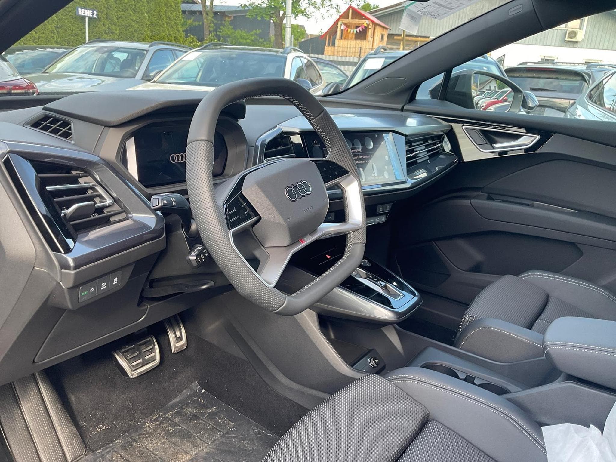 Audi Q4 e-tron 45 e-tron basis quattro (2026) - Foto 1