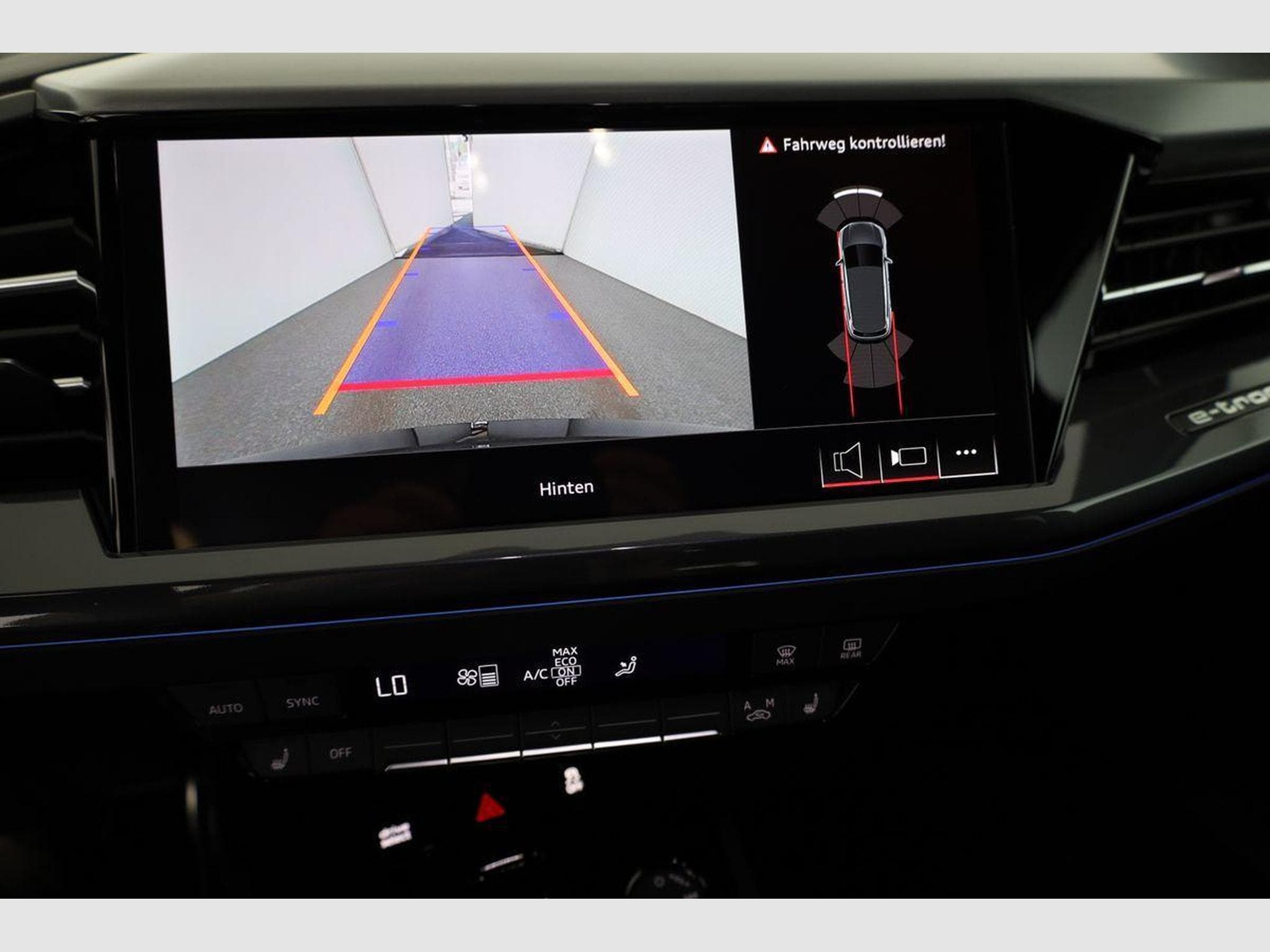 Audi Q4 e-tron 45 e-tron basis quattro (2026) - Photo 11