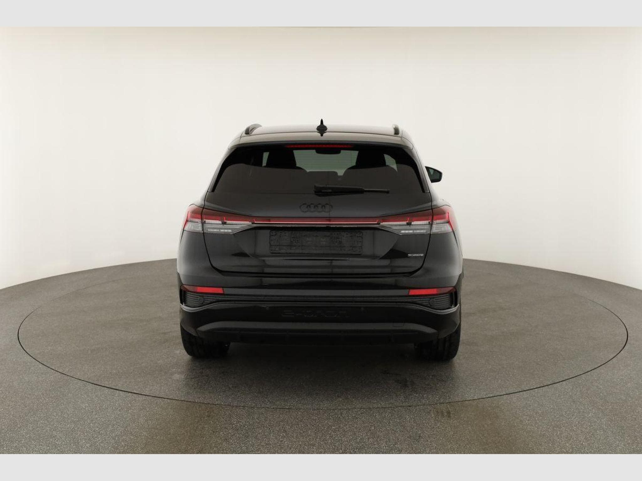Audi Q4 e-tron 45 e-tron basis quattro (2026) - Photo 16