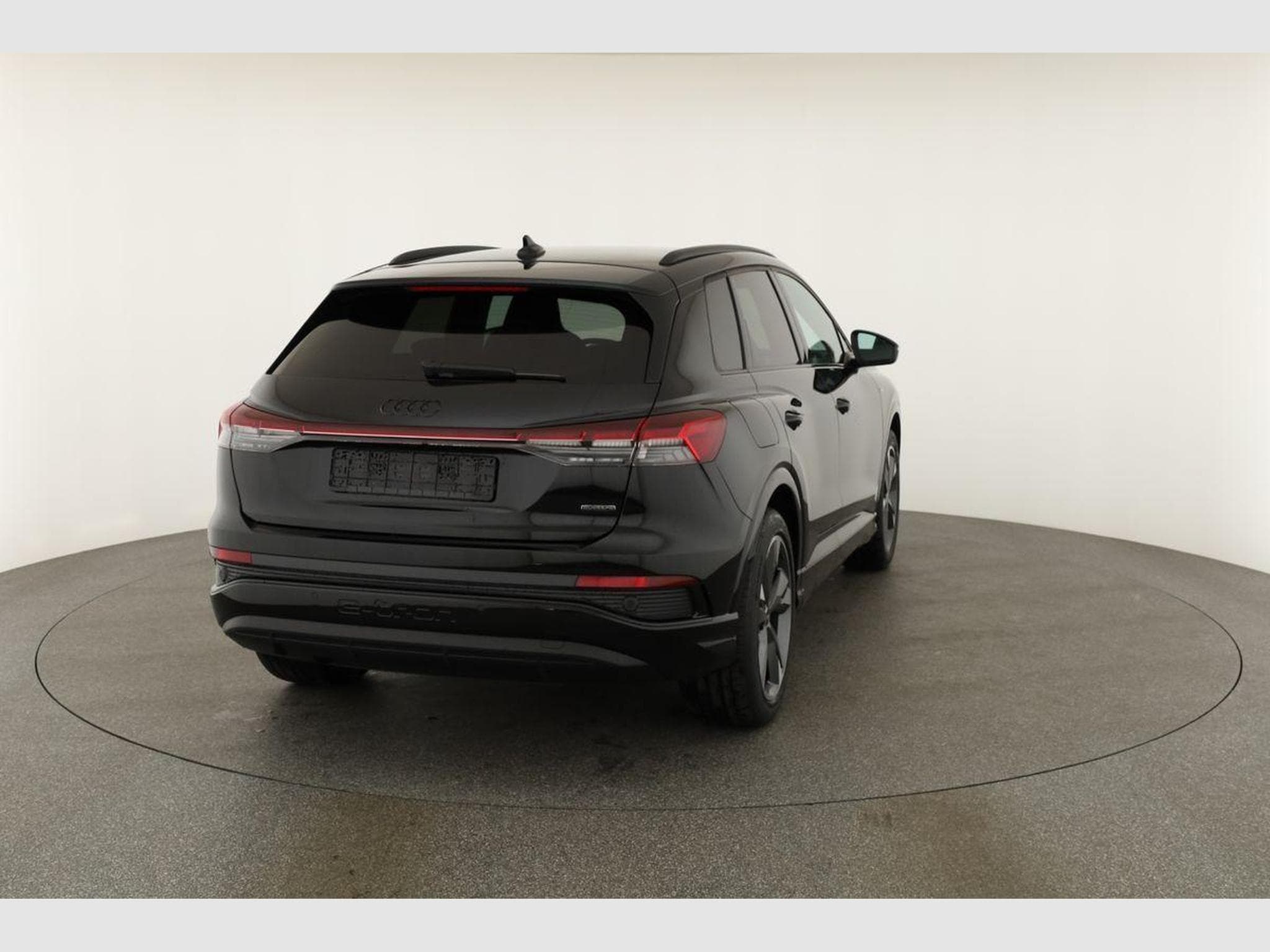 Audi Q4 e-tron 45 e-tron basis quattro (2026) - Photo 17