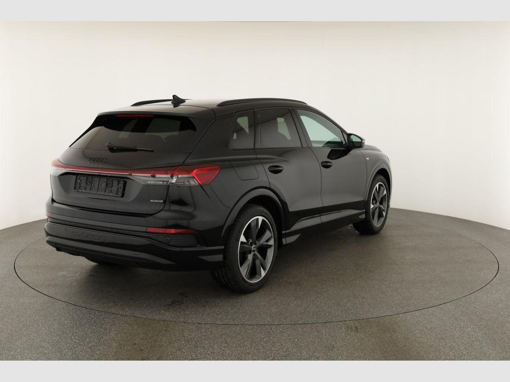 Audi Q4 e-tron 45 e-tron basis quattro (2026) - Photo 18