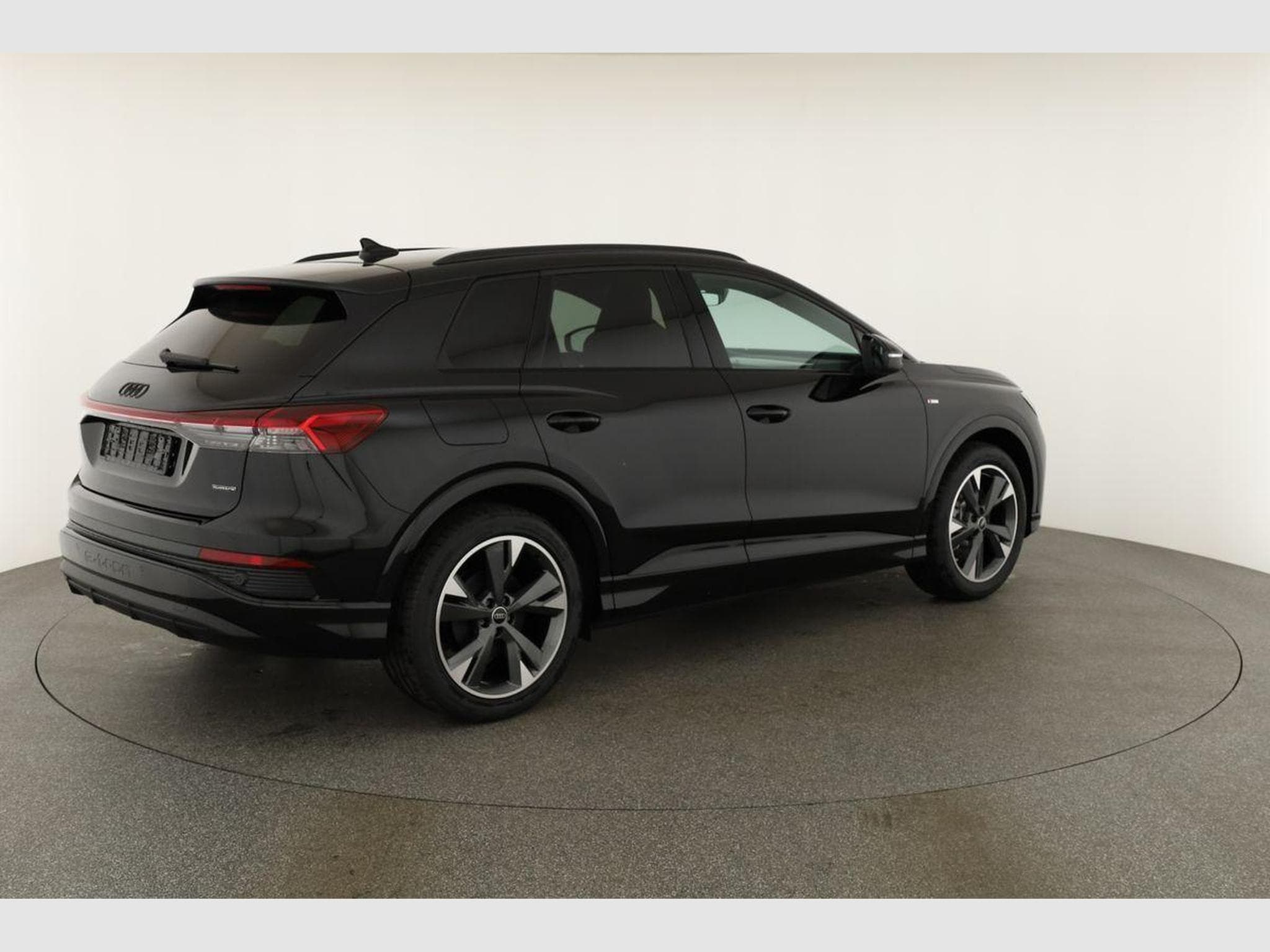 Audi Q4 e-tron 45 e-tron basis quattro (2026) - Photo 19