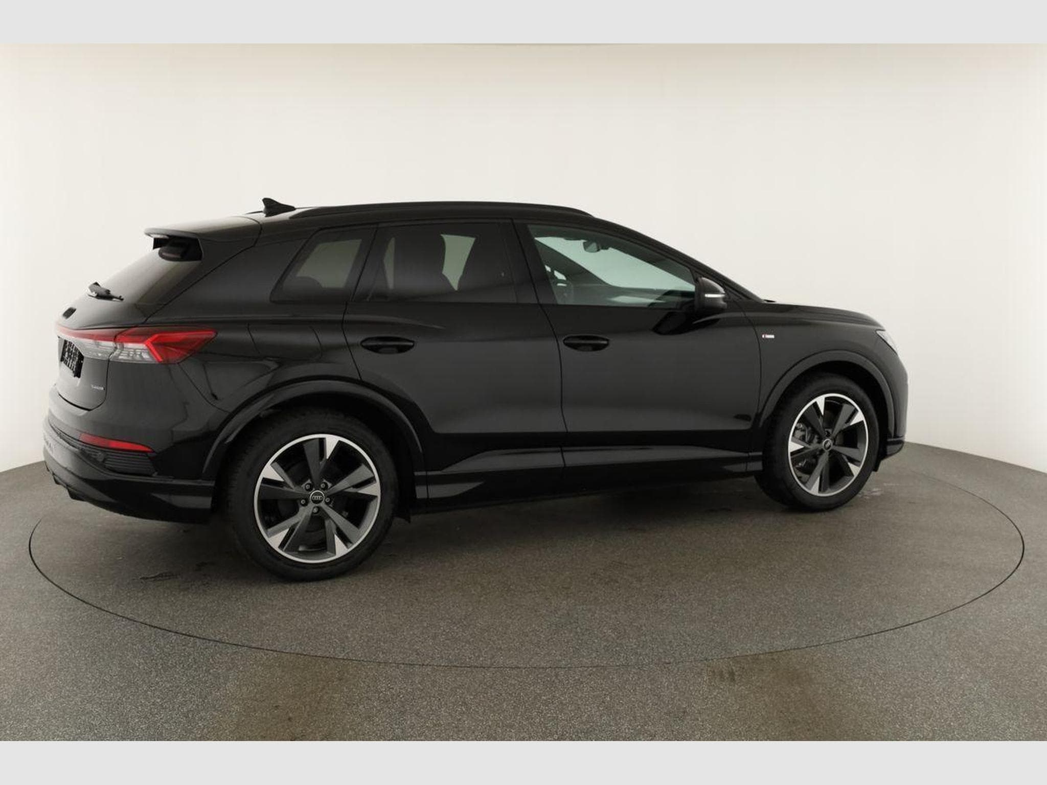 Audi Q4 e-tron 45 e-tron basis quattro (2026) - Photo 20