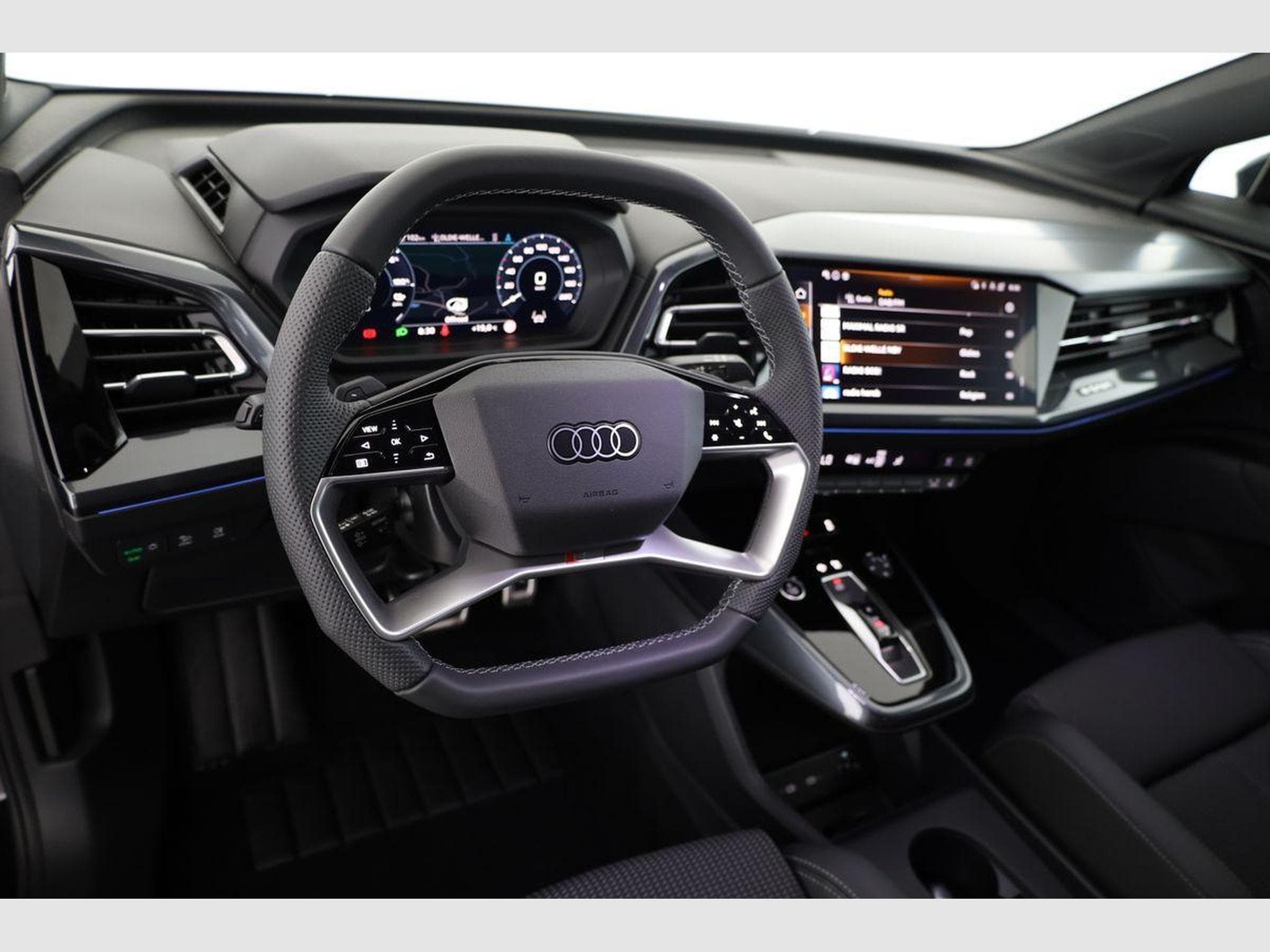 Audi Q4 e-tron 45 e-tron basis quattro (2026) - Photo 6