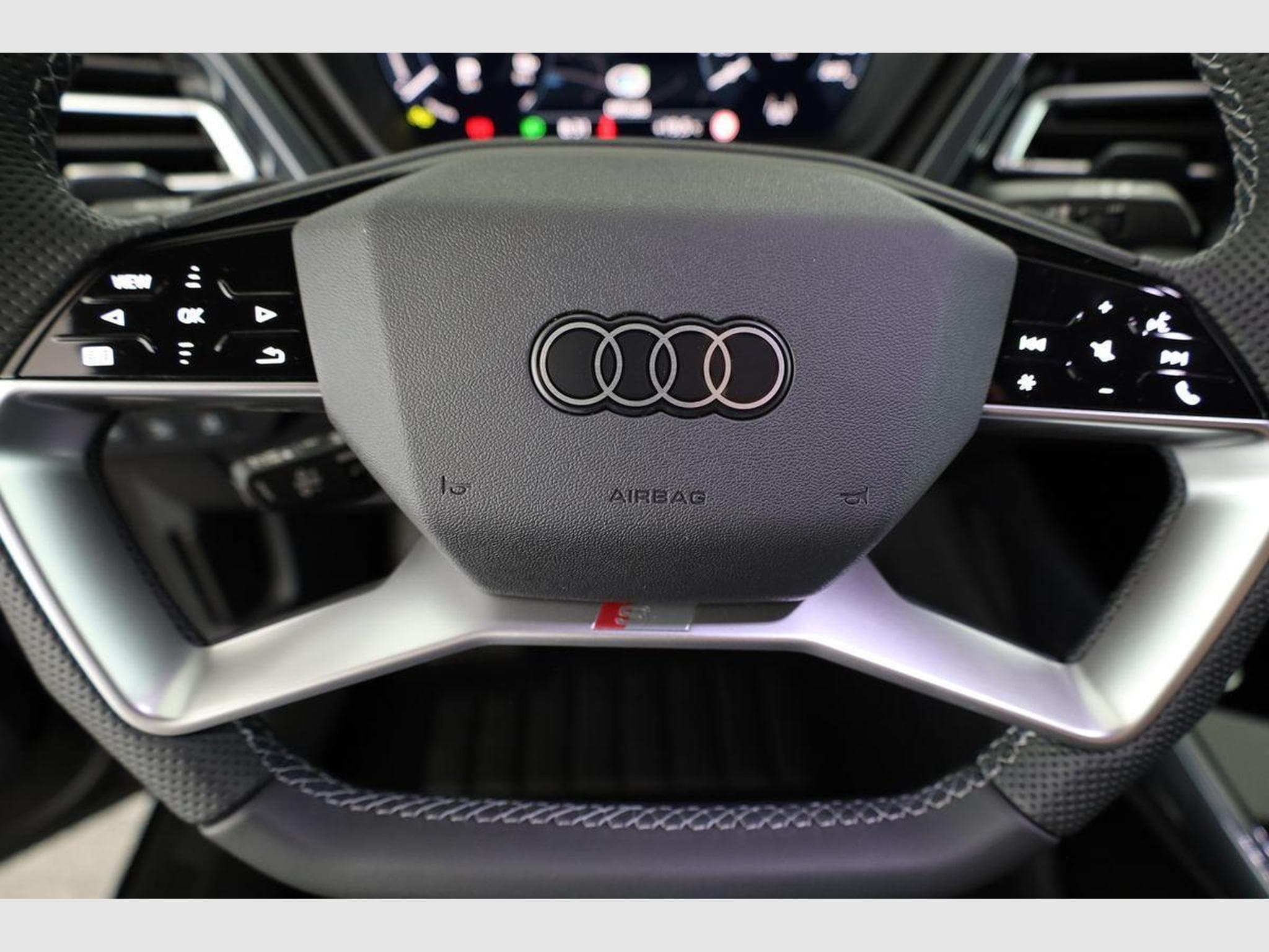 Audi Q4 e-tron 45 e-tron basis quattro (2026) - Photo 8