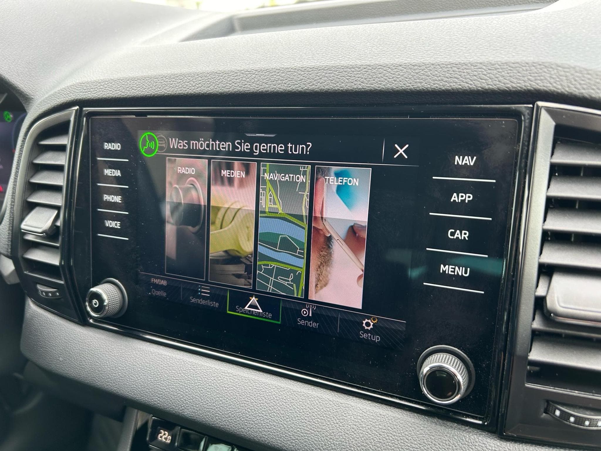 Skoda Karoq Selection (2025) - Foto 11