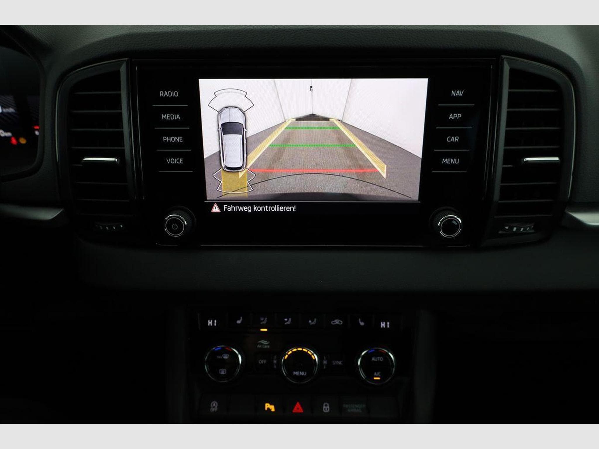 Skoda Karoq Selection (2025) - Photo 6