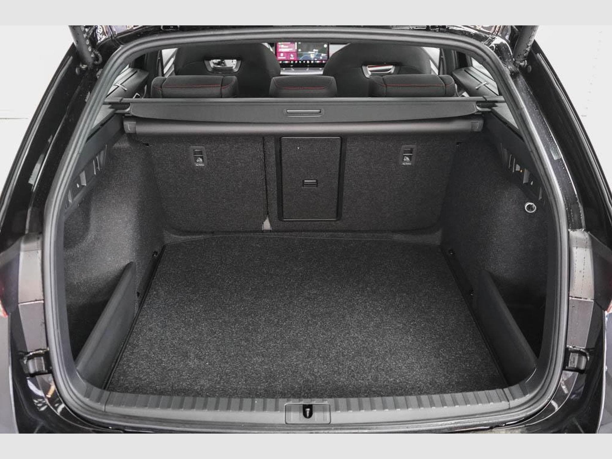 Skoda Octavia Kombi 2,0 TSI (2025) - Photo 18
