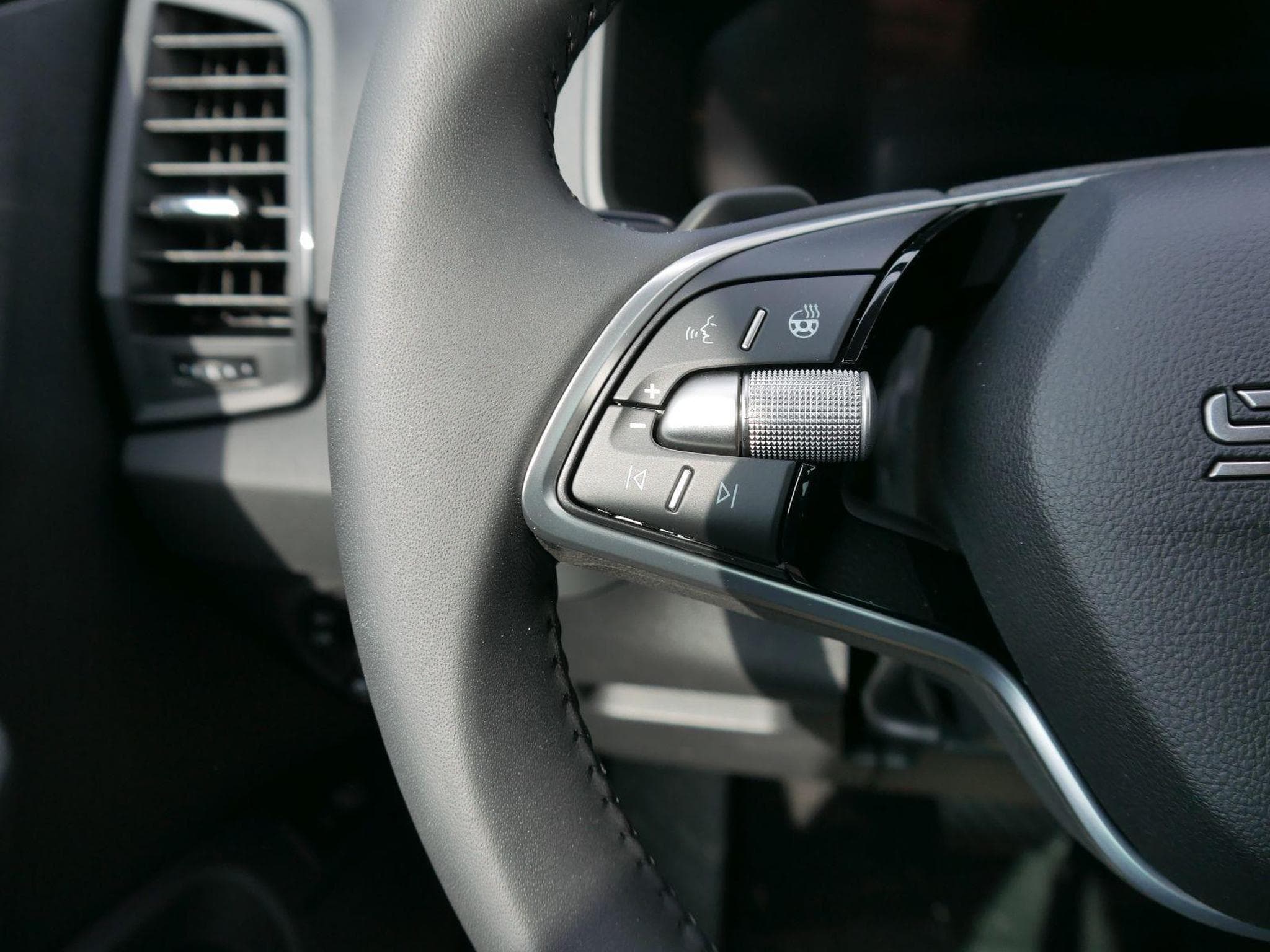 Skoda Karoq 130 Jahre (2025) - Photo 13