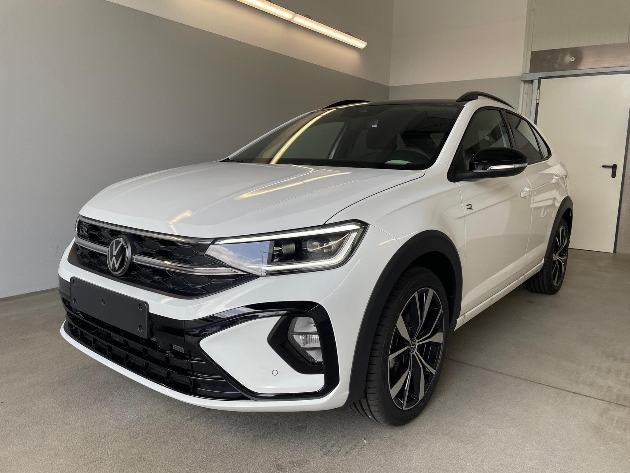 VW Taigo R-Line (2024) - Photo 1
