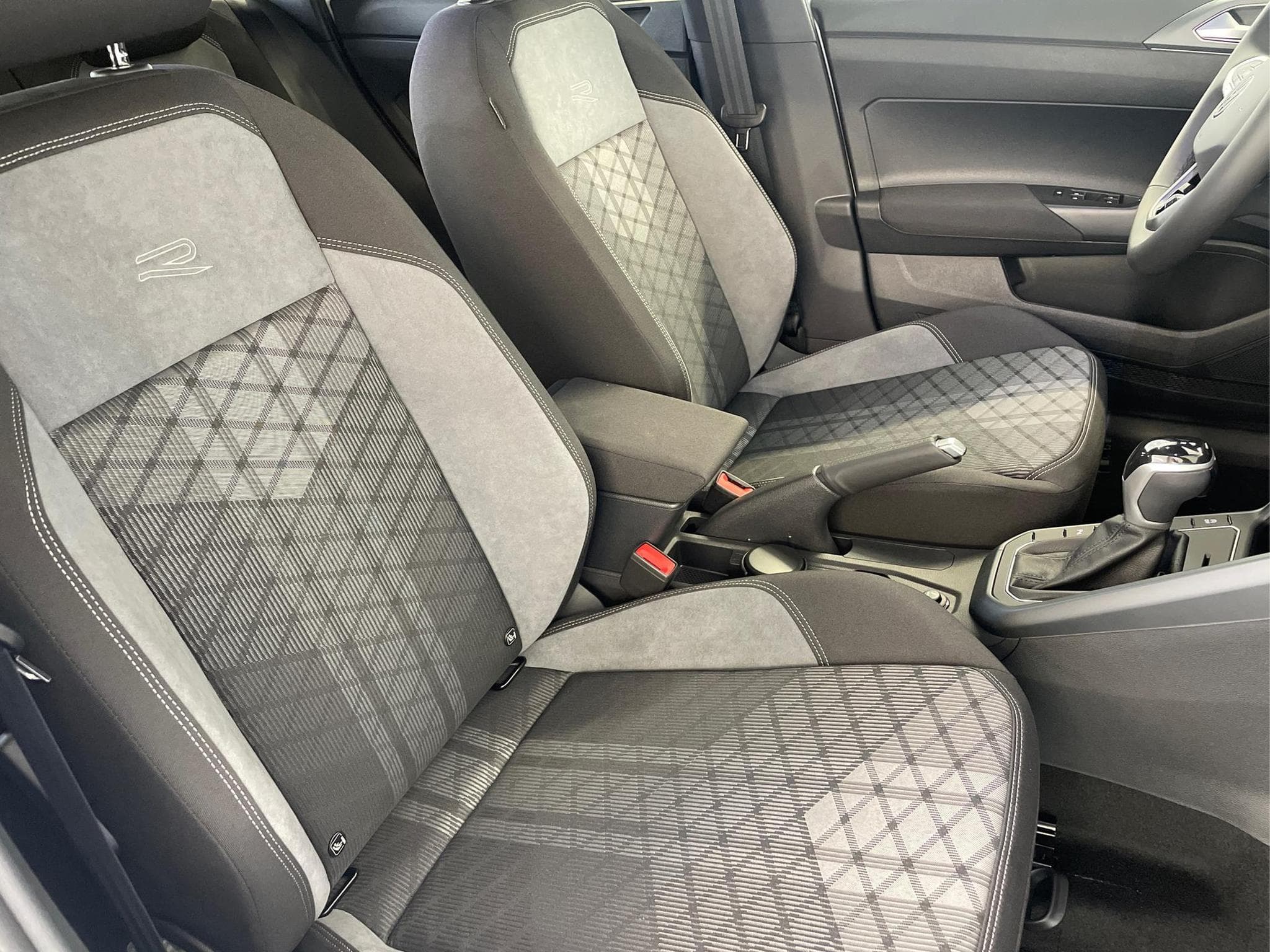VW Taigo R-Line (2024) - Photo 15