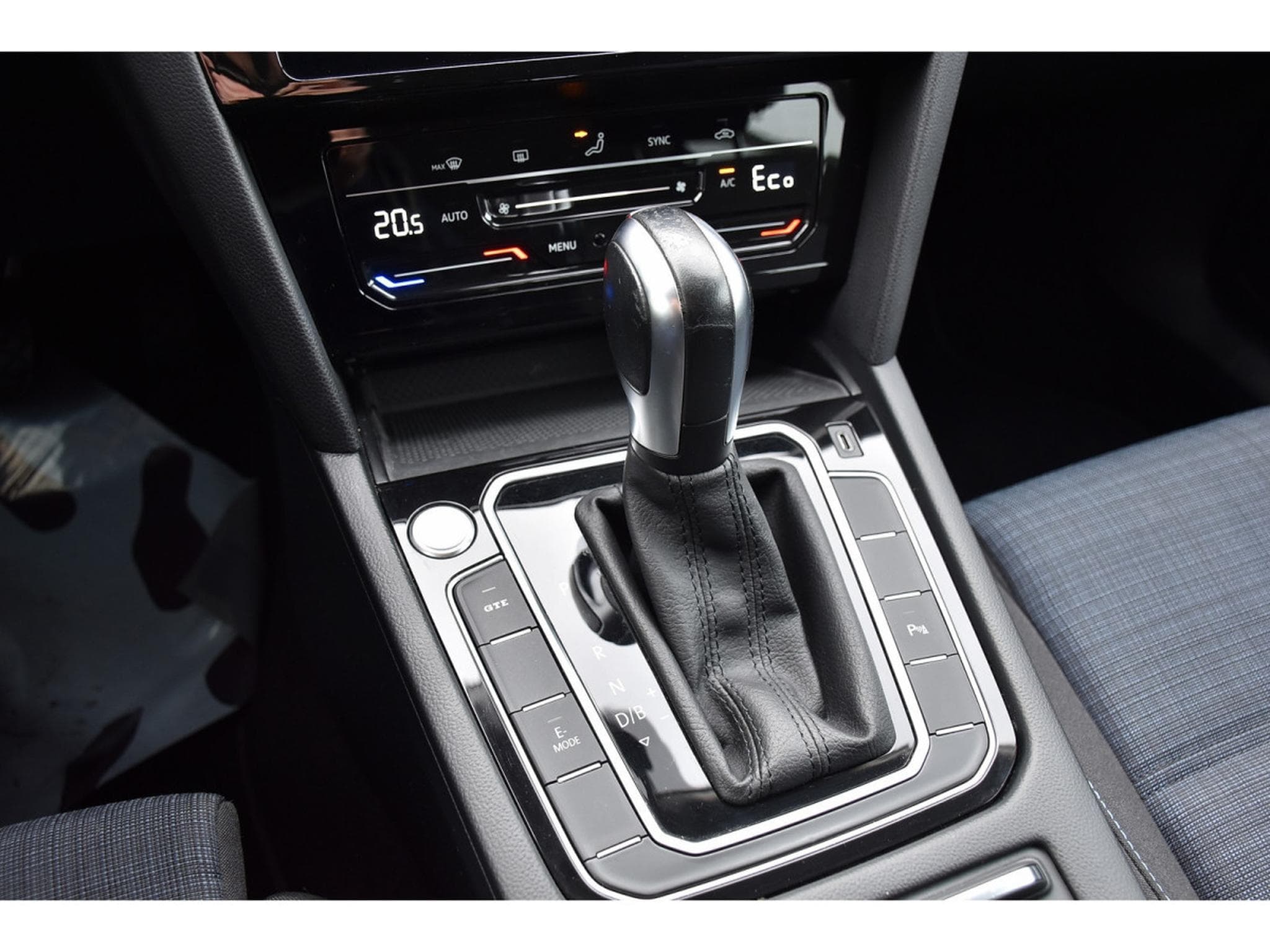 VW Passat 1.4 TSI GTE DSG ACC GPS LANE CARNET (2021) - Photo 15