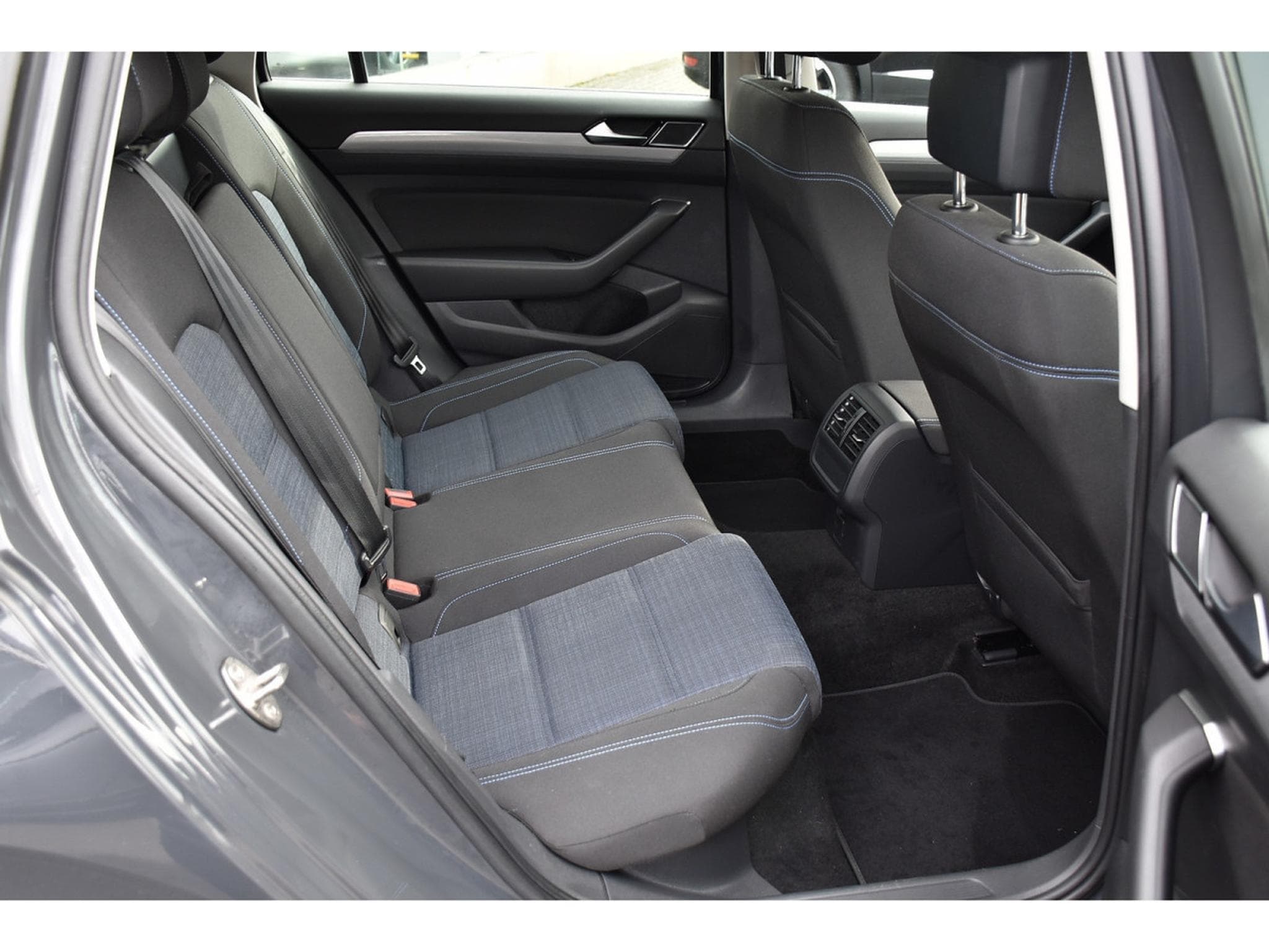 VW Passat 1.4 TSI GTE DSG ACC GPS LANE CARNET (2021) - Photo 8