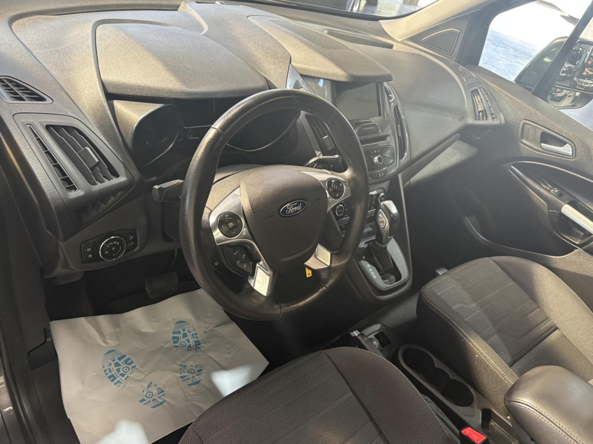 Ford Tourneo 1.5 TDCi 120 auto (2017) - Photo 10