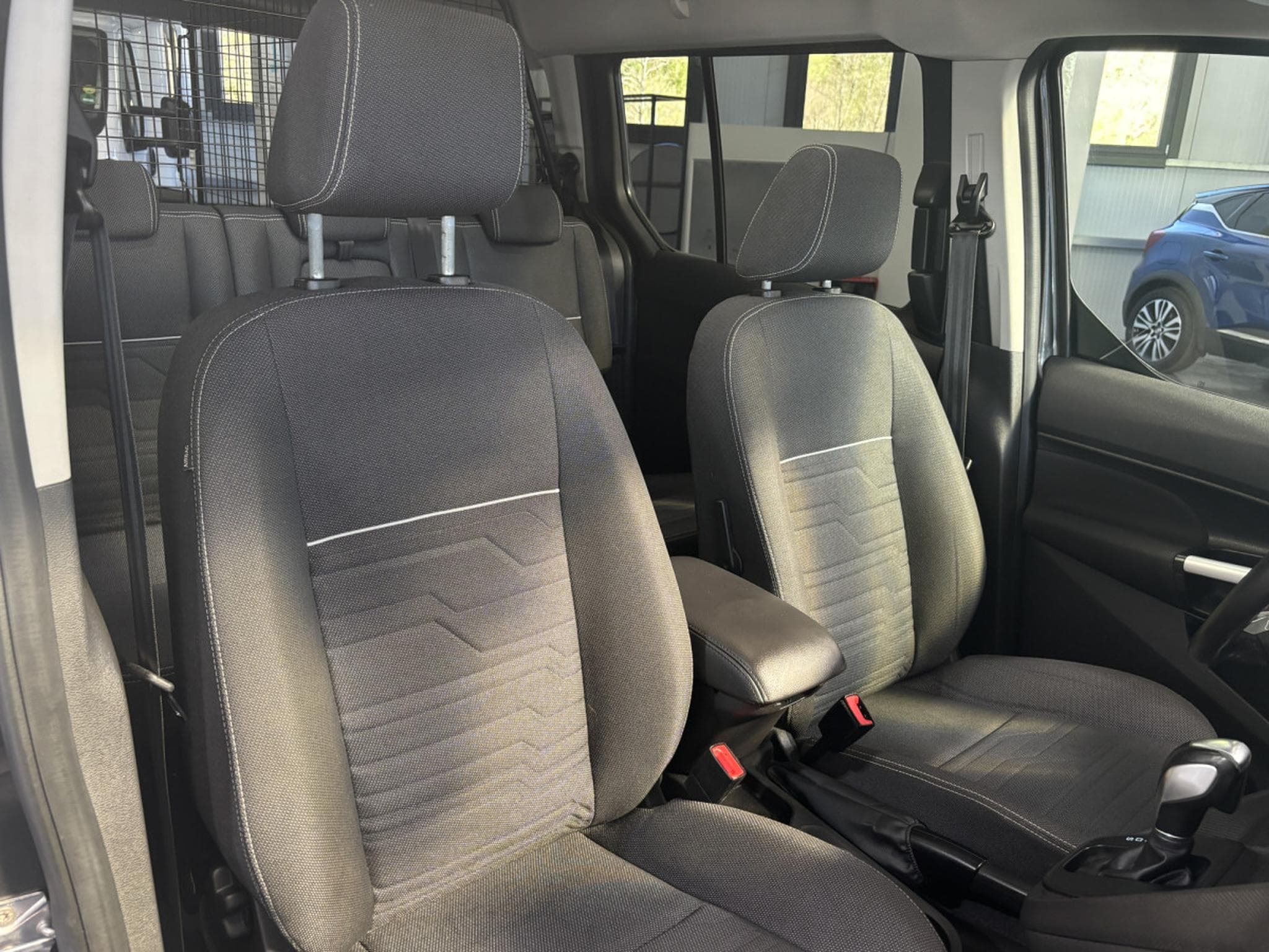 Ford Tourneo 1.5 TDCi 120 auto (2017) - Photo 12
