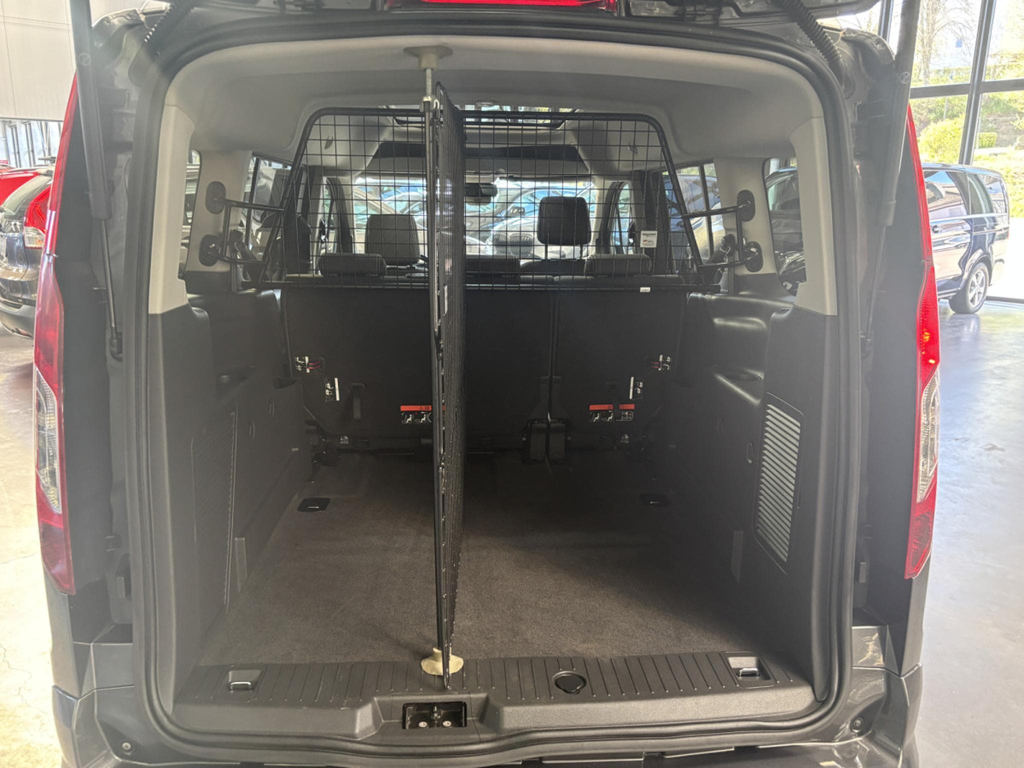 Ford Tourneo 1.5 TDCi 120 auto (2017) - Photo 14