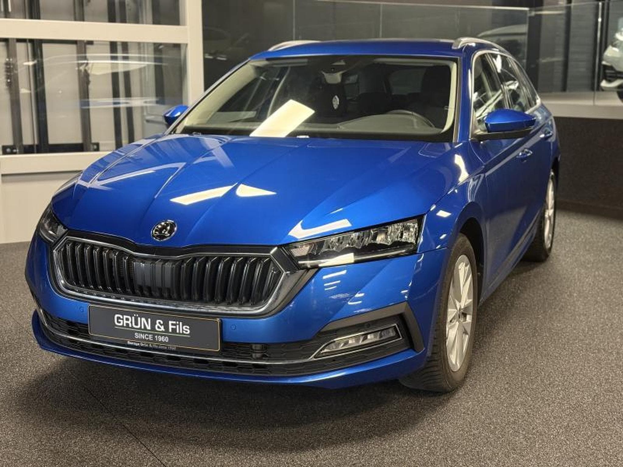 Skoda Octavia 2.0 DSG COMBI (2024) - Photo 3