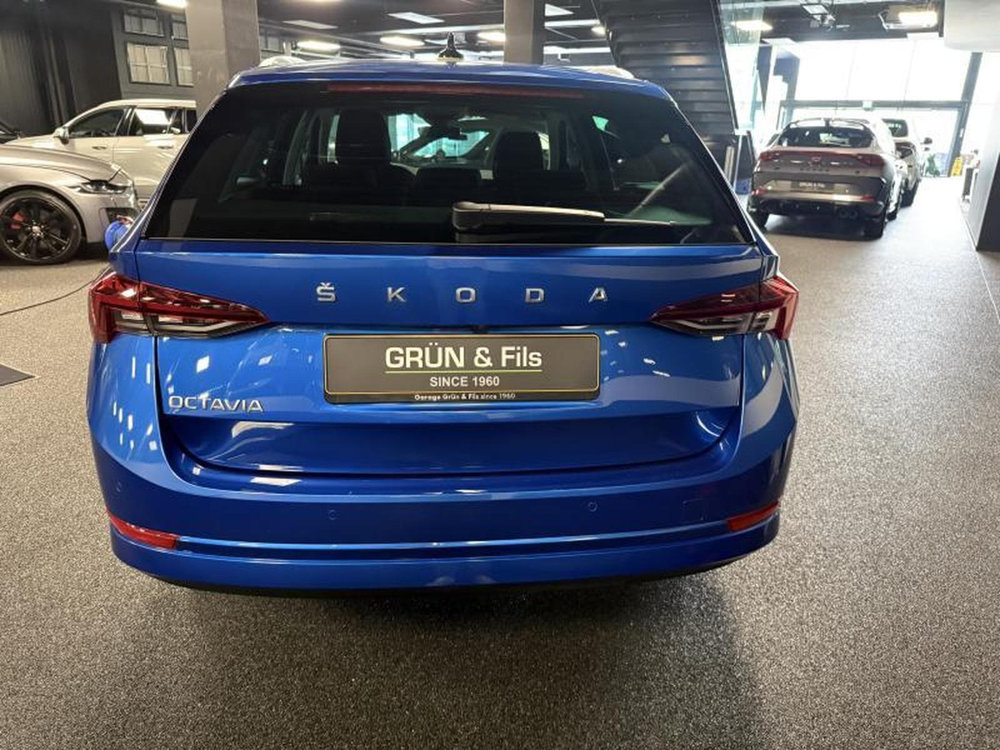 Skoda Octavia 2.0 DSG COMBI (2024) - Photo 6