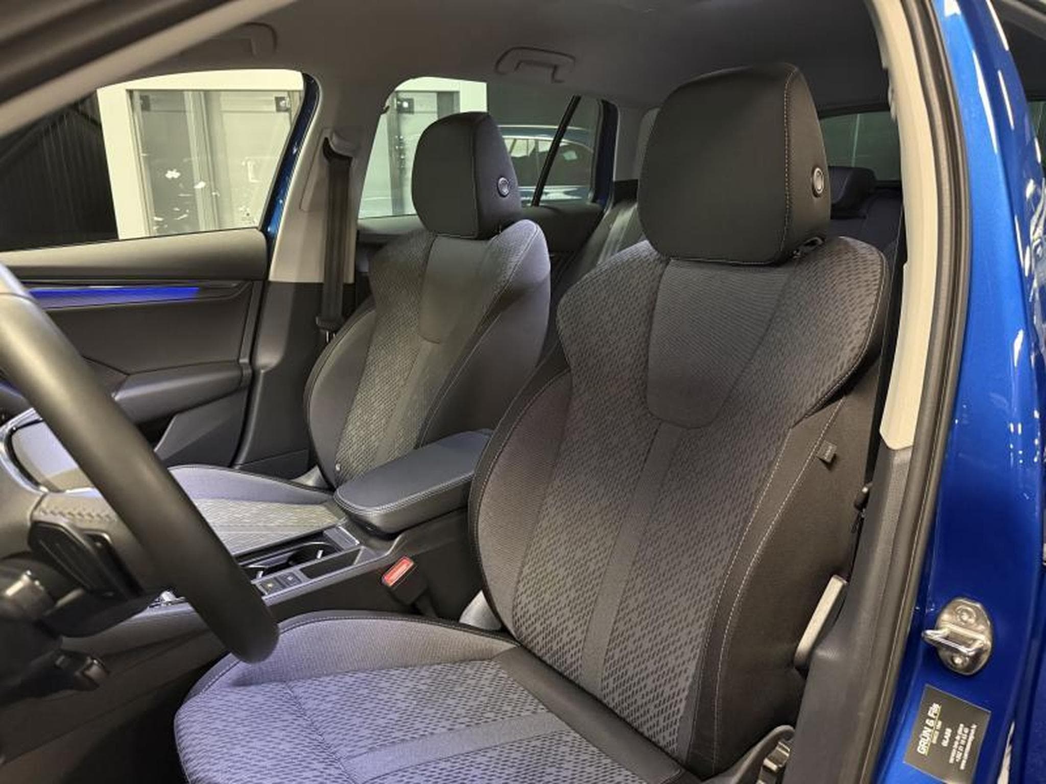 Skoda Octavia 2.0 DSG COMBI (2024) - Photo 9