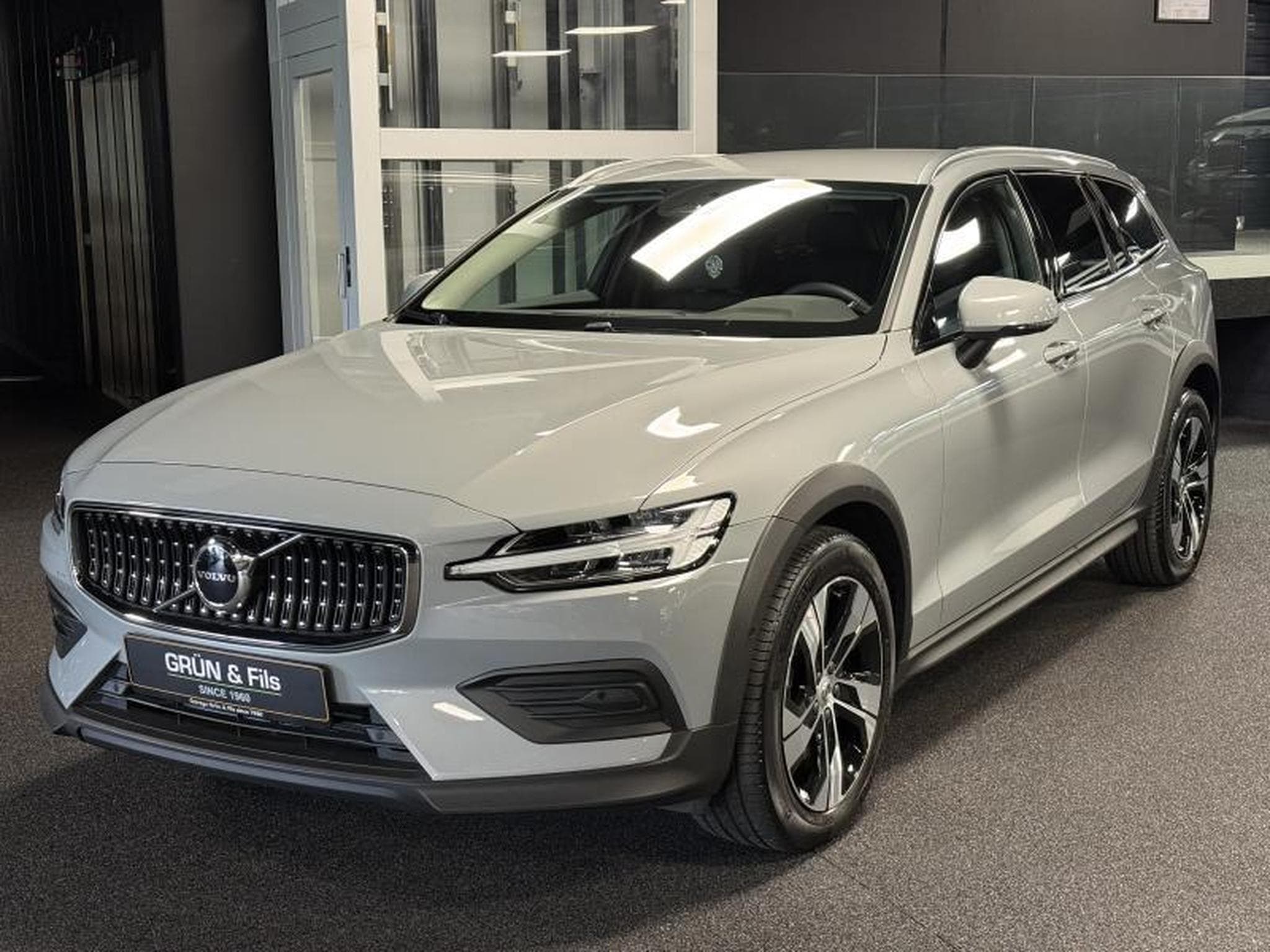 Volvo V60 Plus Bright B4 AWD (2024) - Photo 3