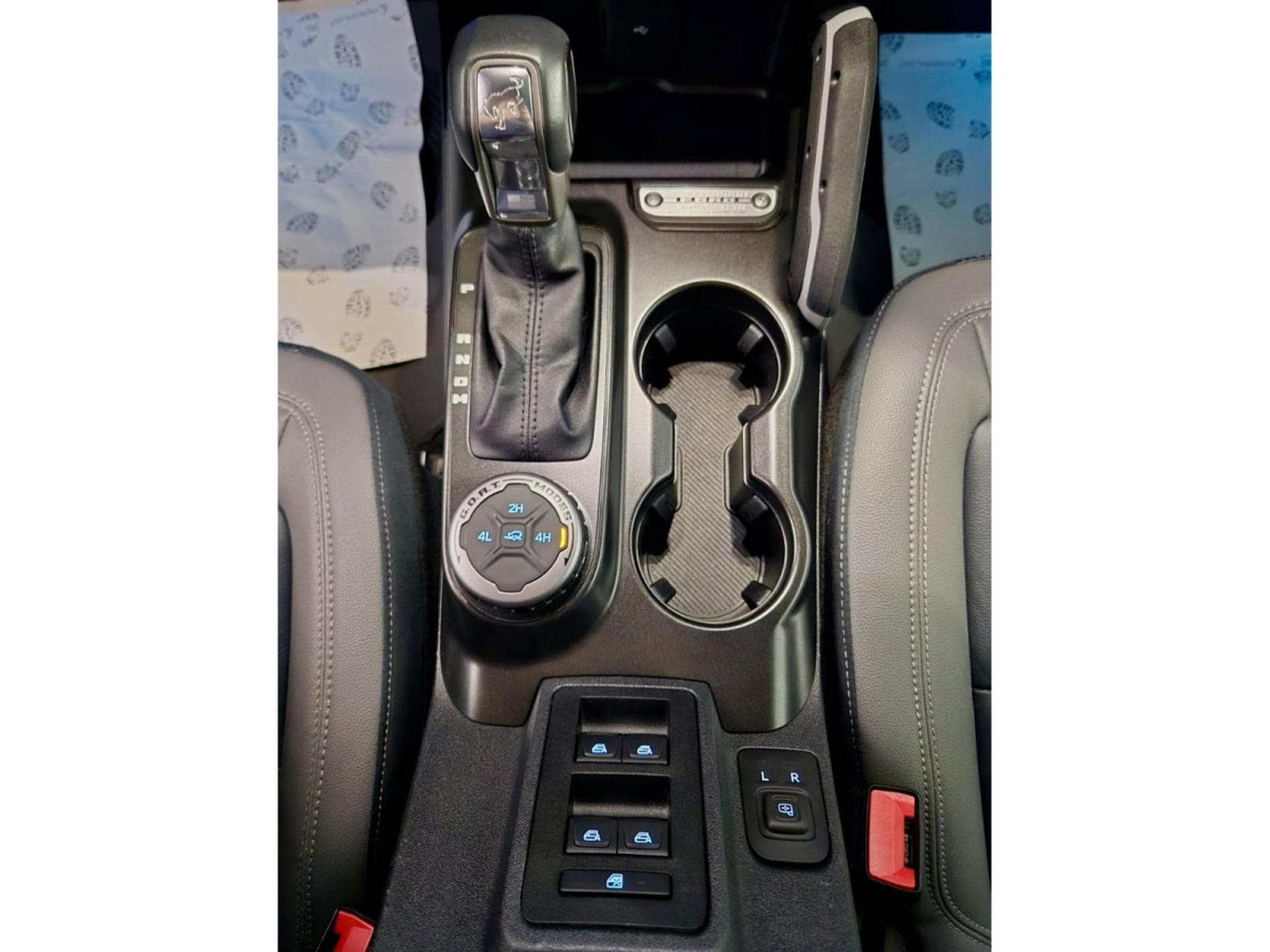 Ford Bronco 2.7i V6 OUTER BANKS BANG OLUFSEN CUIR NAVI (2023) - Photo 8