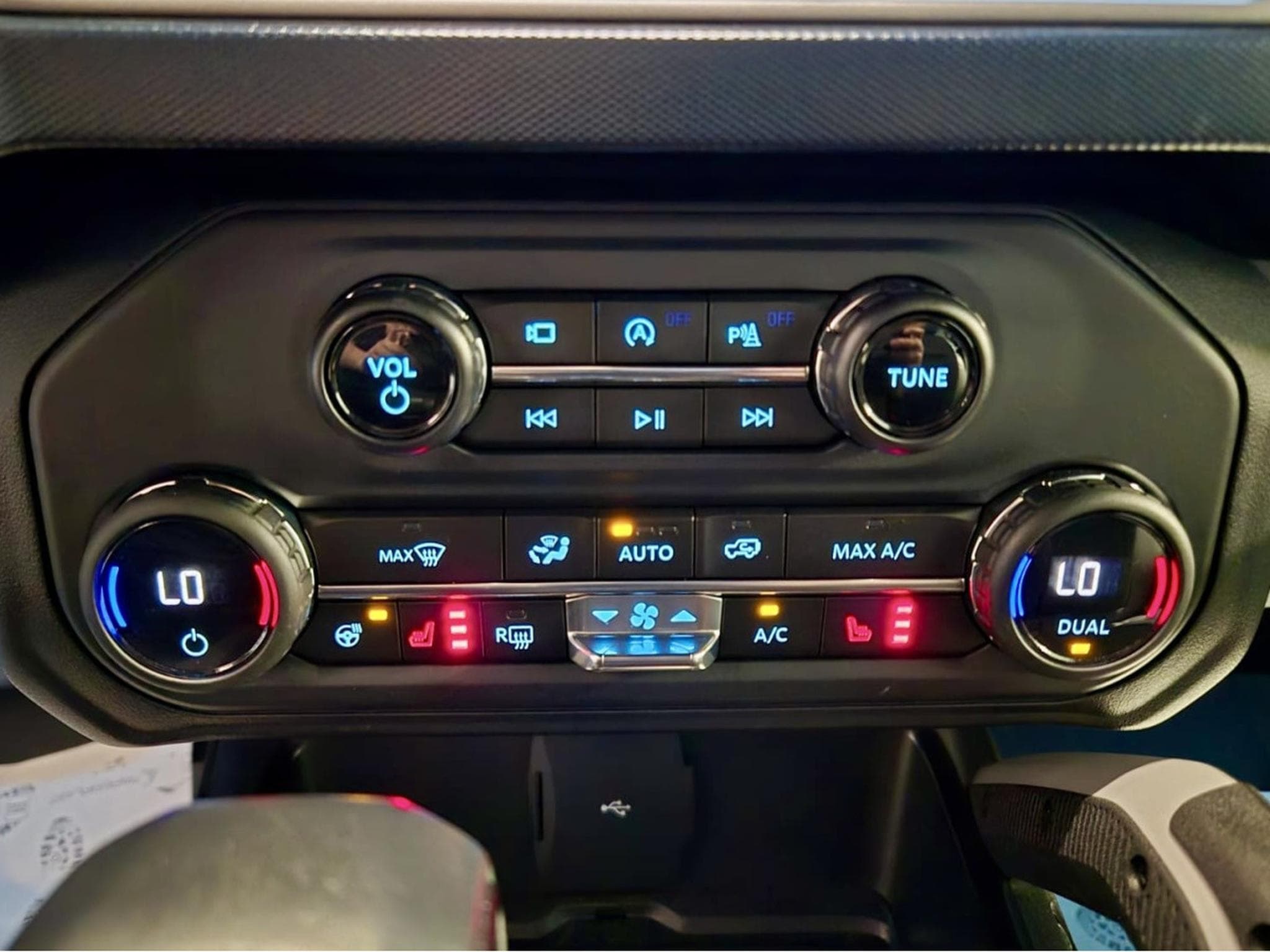 Ford Bronco 2.7i V6 OUTER BANKS BANG OLUFSEN CUIR NAVI (2023) - Photo 9