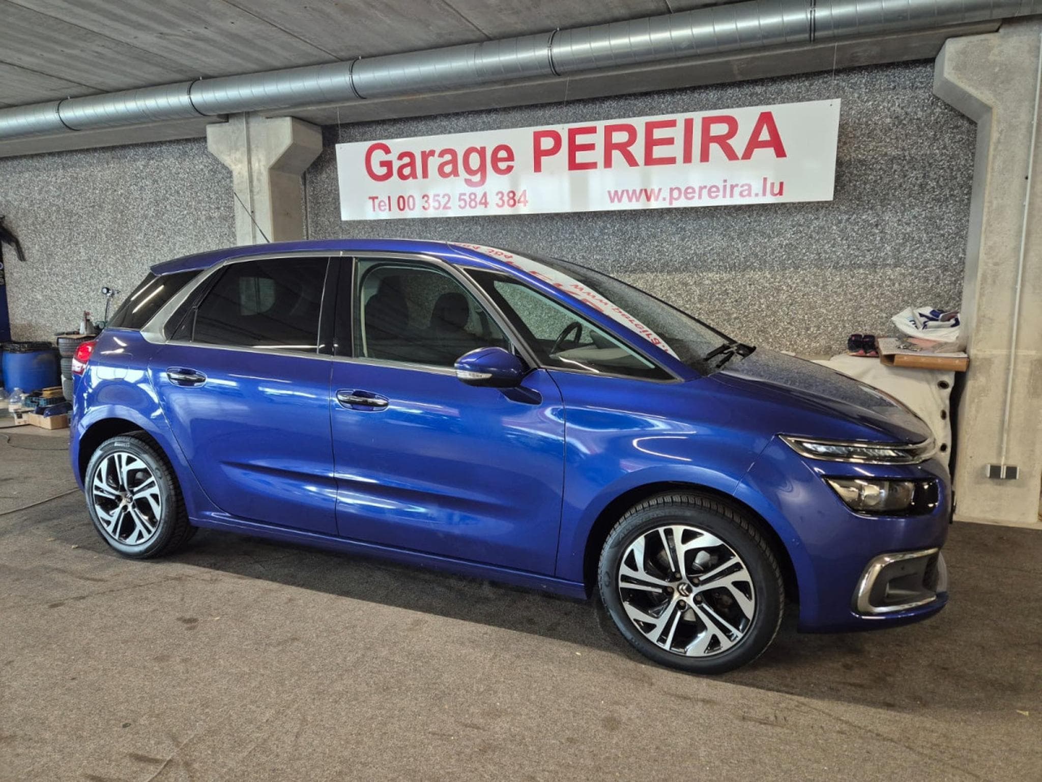 Citroën C4 Picasso 1.6 BLUEHDI 120 PANO LED NAVI (2017) - Photo 2
