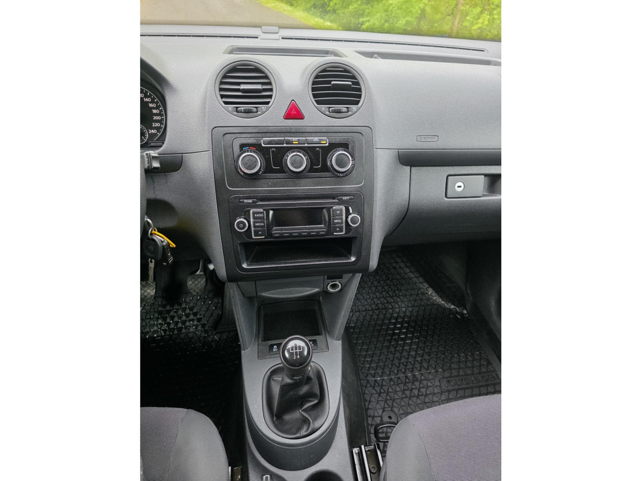 VW Caddy 1.6 TDI (2017) - Foto 7