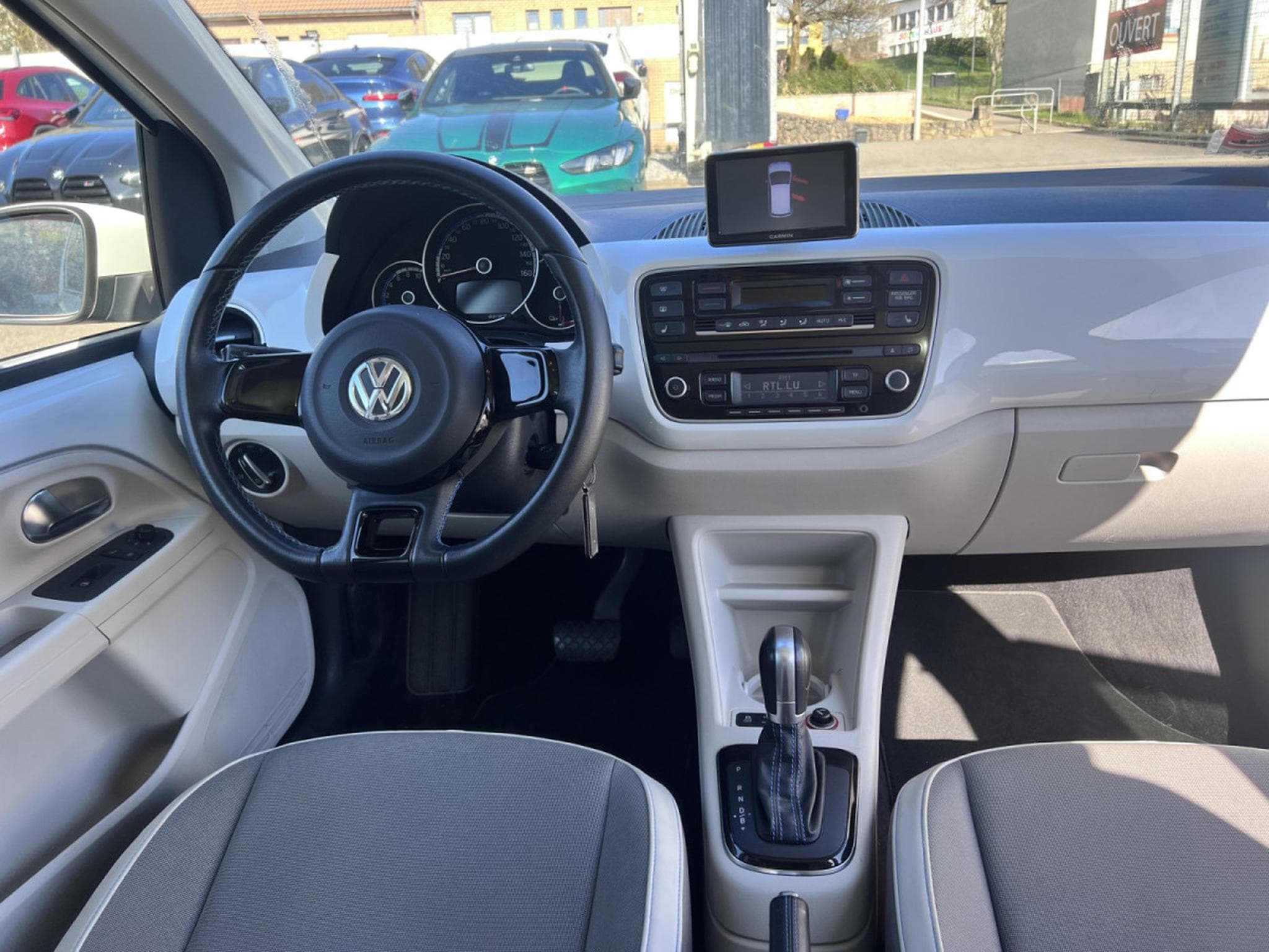 VW UP CLIM NAVI ELECTRIC (2014) - Photo 9