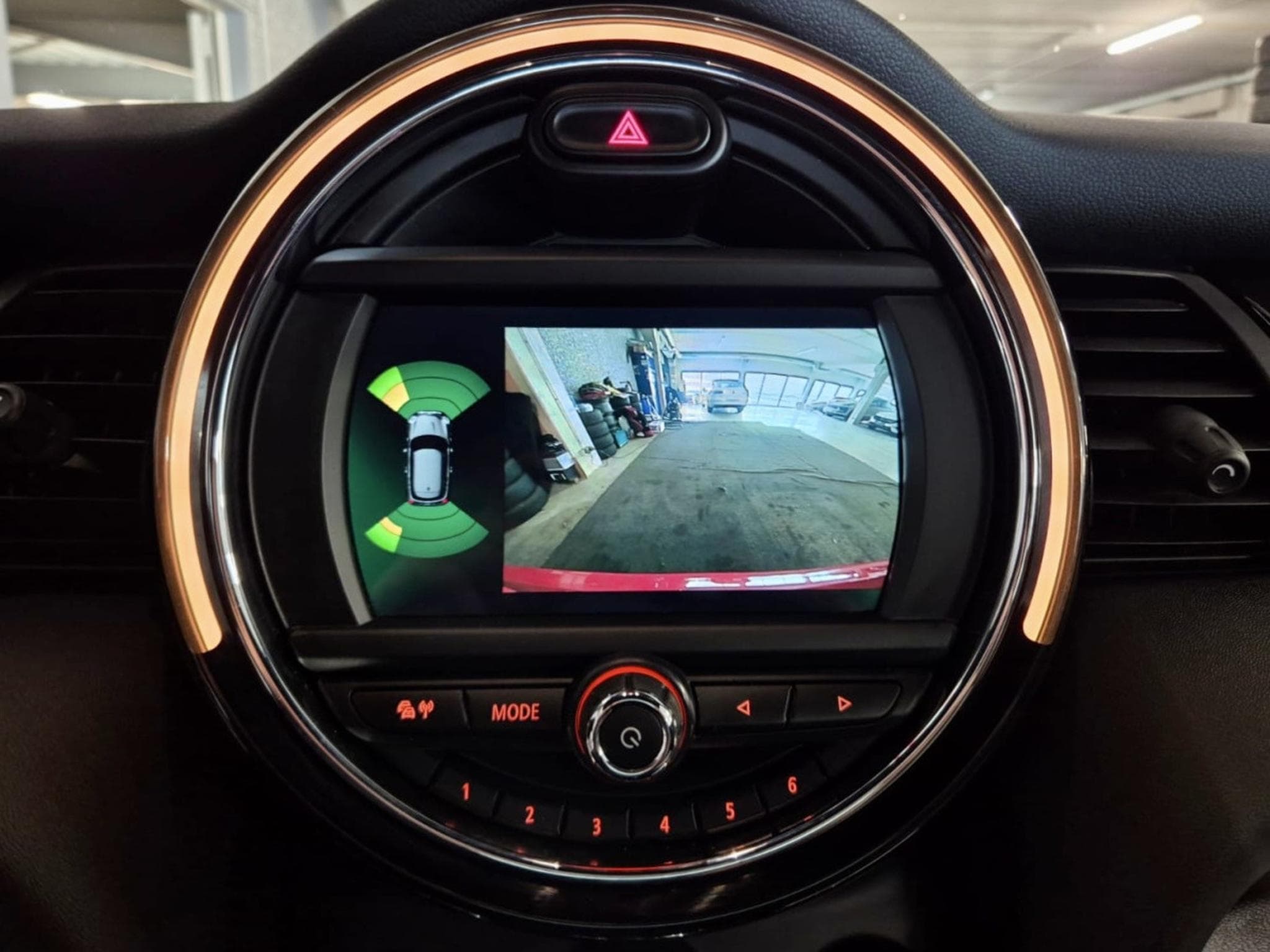 Mini Cooper 1.5 LED NAVI (2020) - Photo 9