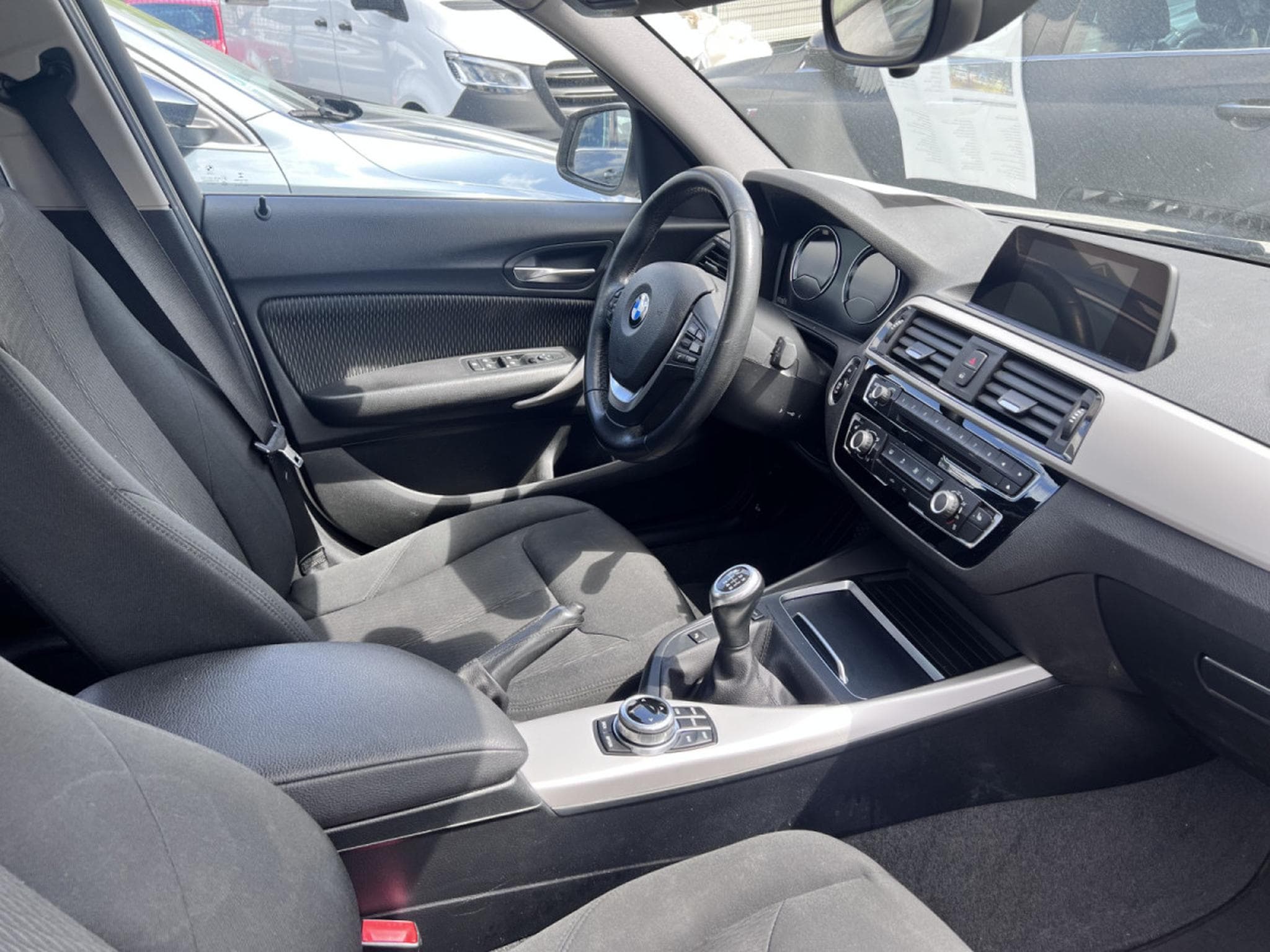 BMW 118 i FACELIFT NAVI (2017) - Photo 3