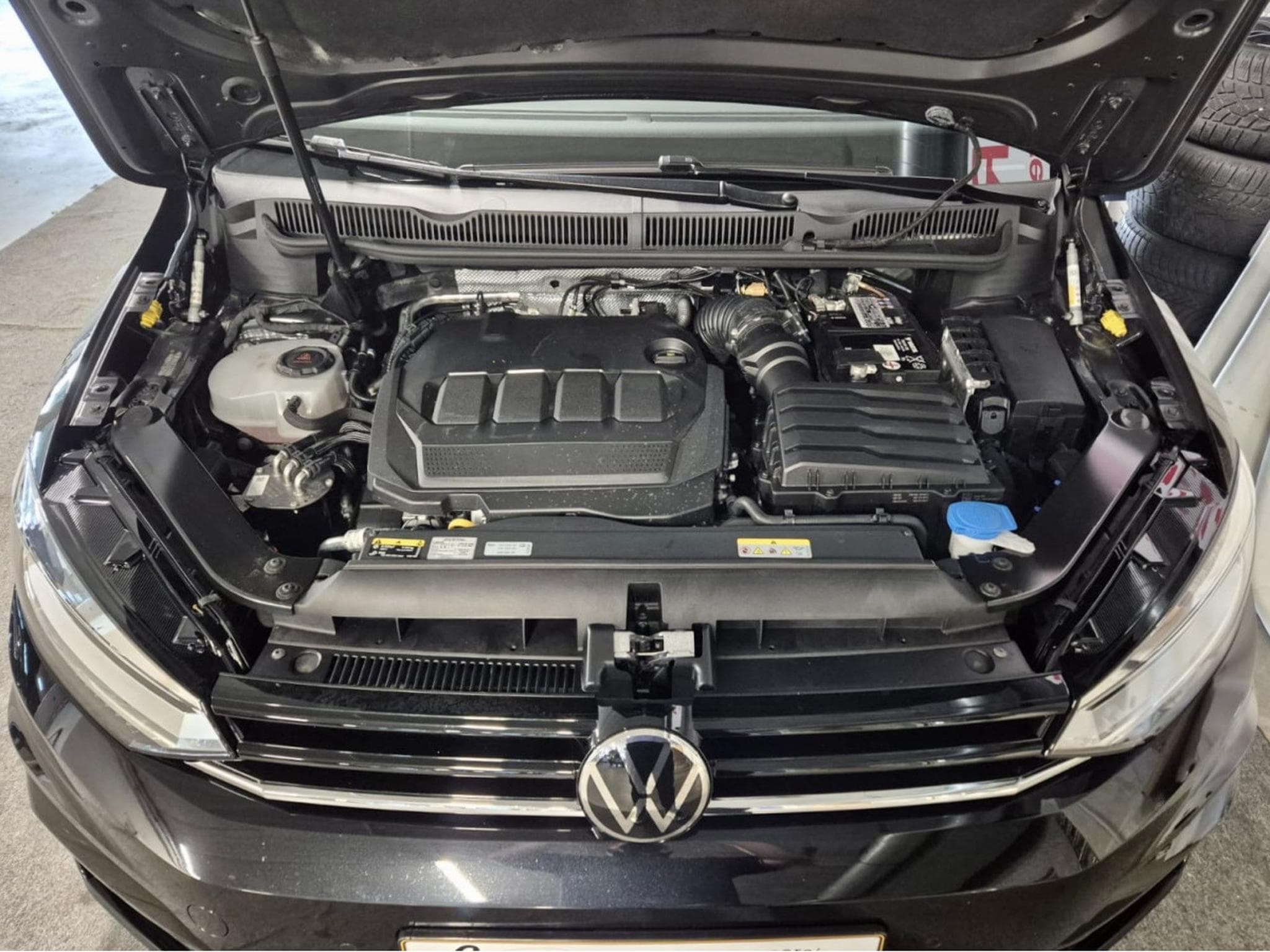 VW Touran 2.0 TDI 150 DSG 3X R-LINE 7 SITZE LED NAVI (2023) - Photo 15