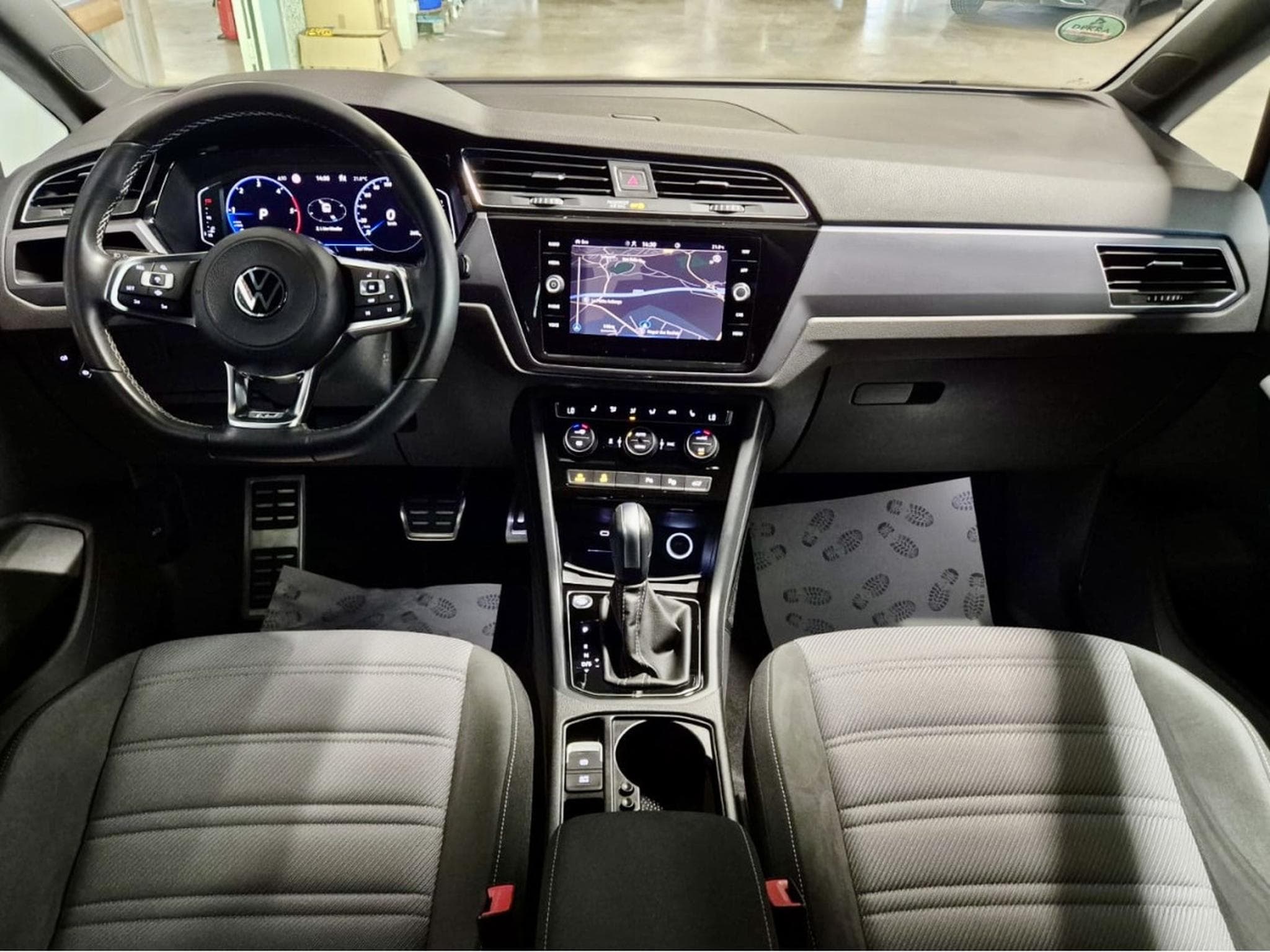 VW Touran 2.0 TDI 150 DSG 3X R-LINE 7 SITZE LED NAVI (2023) - Photo 7