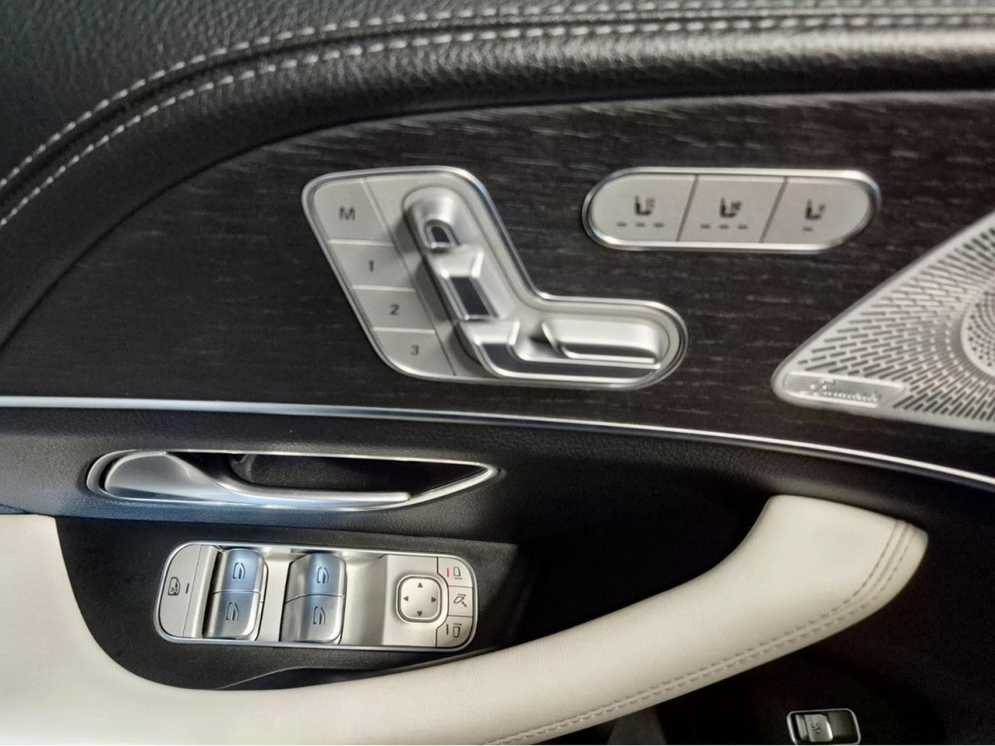 Mercedes GLE 350 D 4MATIC COUPE AMG LINE HEAD UP BURMESTER PANO CUIR NAVI 1 H (2021) - Photo 14