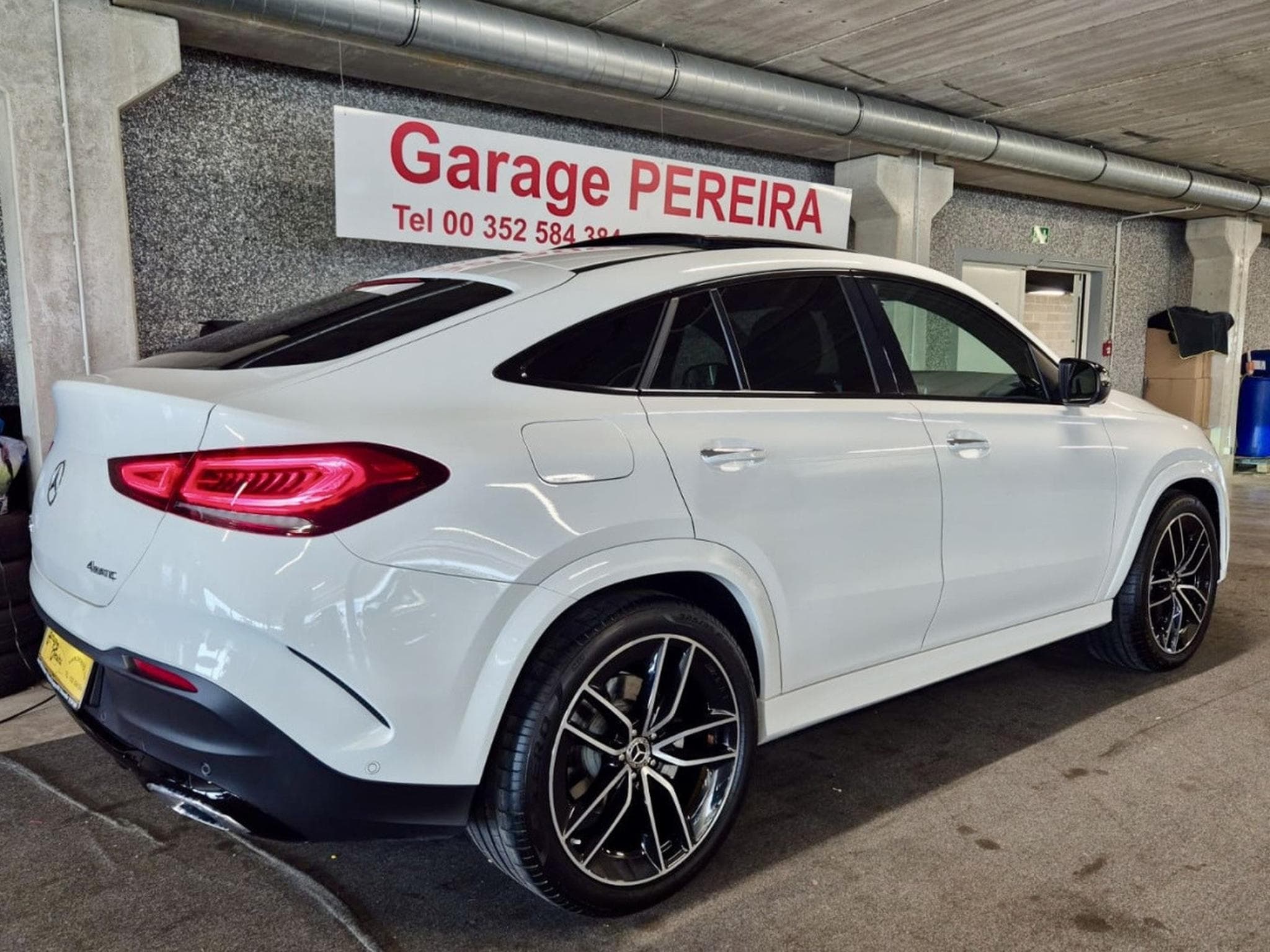 Mercedes GLE 350 D 4MATIC COUPE AMG LINE HEAD UP BURMESTER PANO CUIR NAVI 1 H (2021) - Photo 2