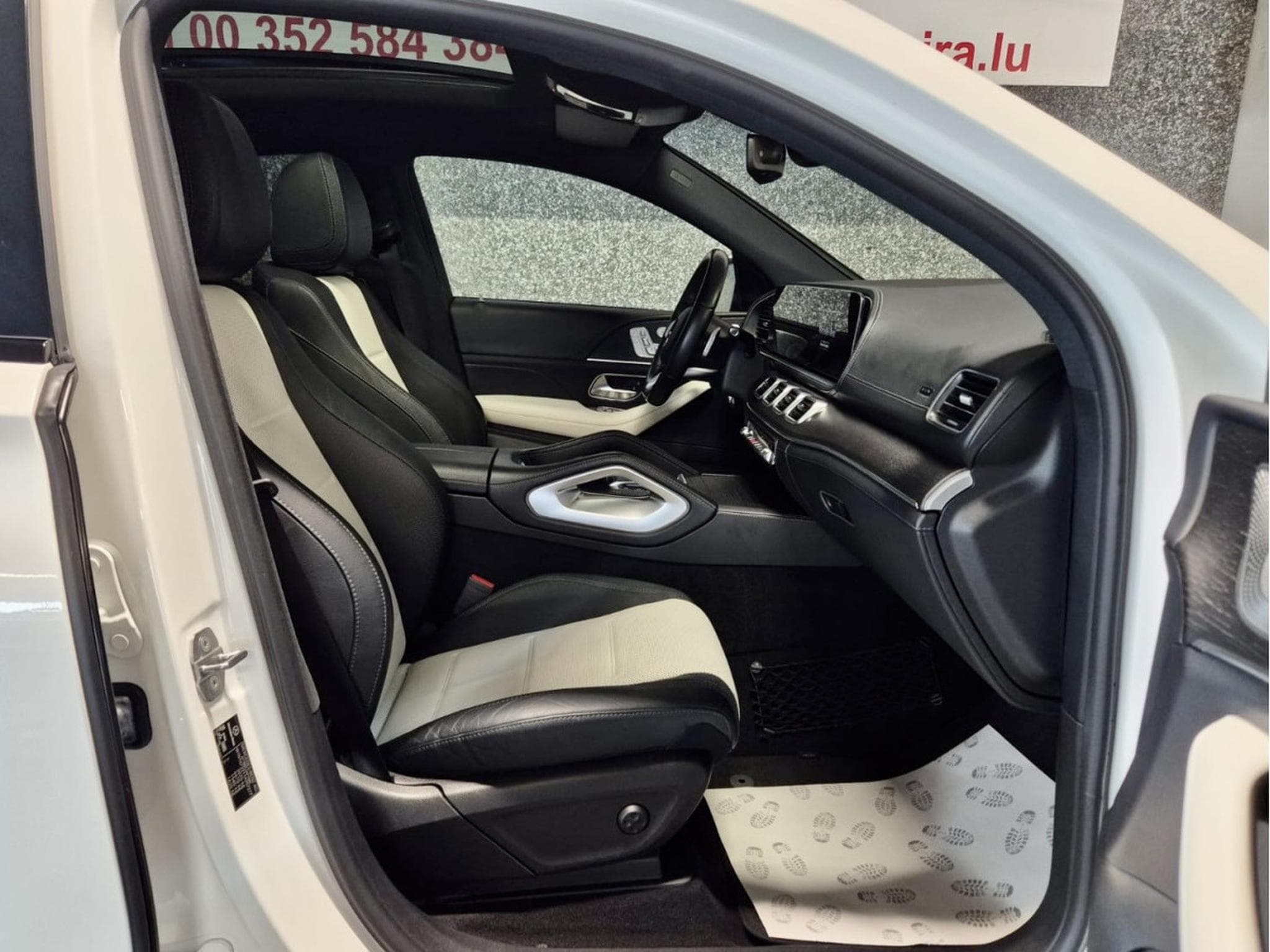 Mercedes GLE 350 D 4MATIC COUPE AMG LINE HEAD UP BURMESTER PANO CUIR NAVI 1 H (2021) - Photo 4
