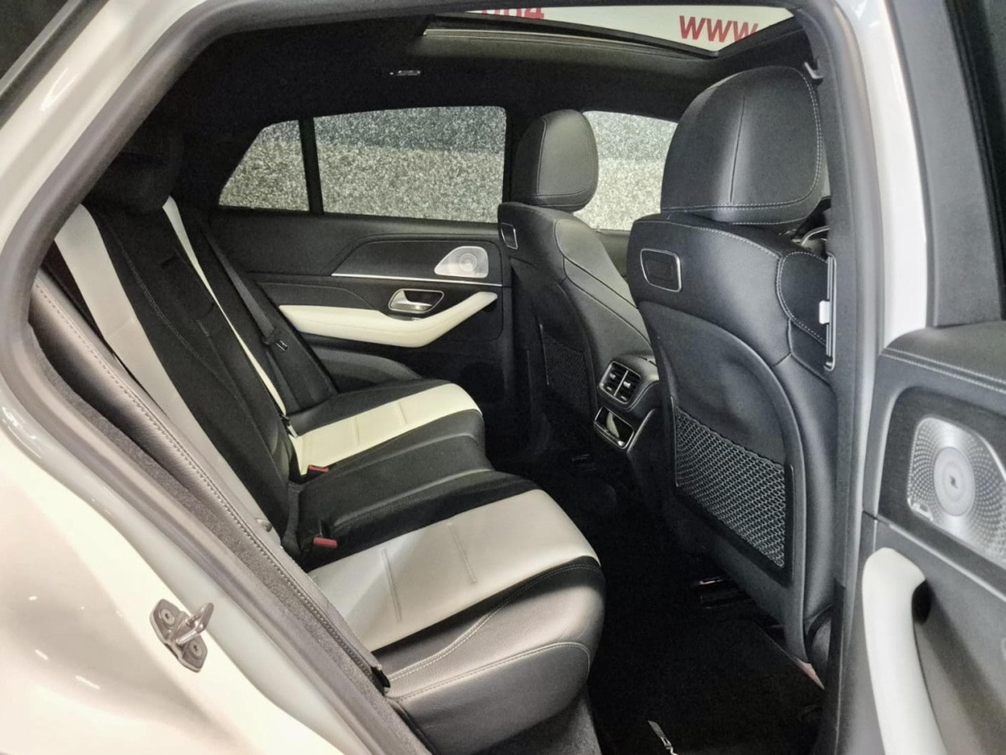 Mercedes GLE 350 D 4MATIC COUPE AMG LINE HEAD UP BURMESTER PANO CUIR NAVI 1 H (2021) - Photo 6