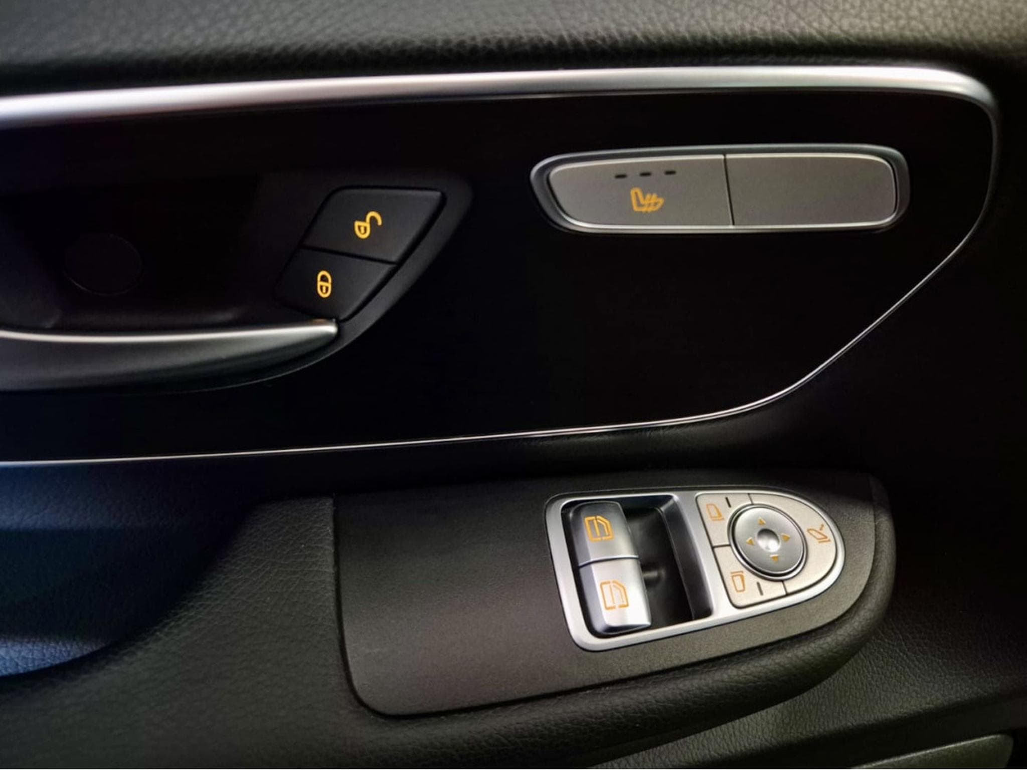 Mercedes V 250 D AMG LINE 7 SITZE CUIR NAVI 1 HAND (2019) - Photo 15