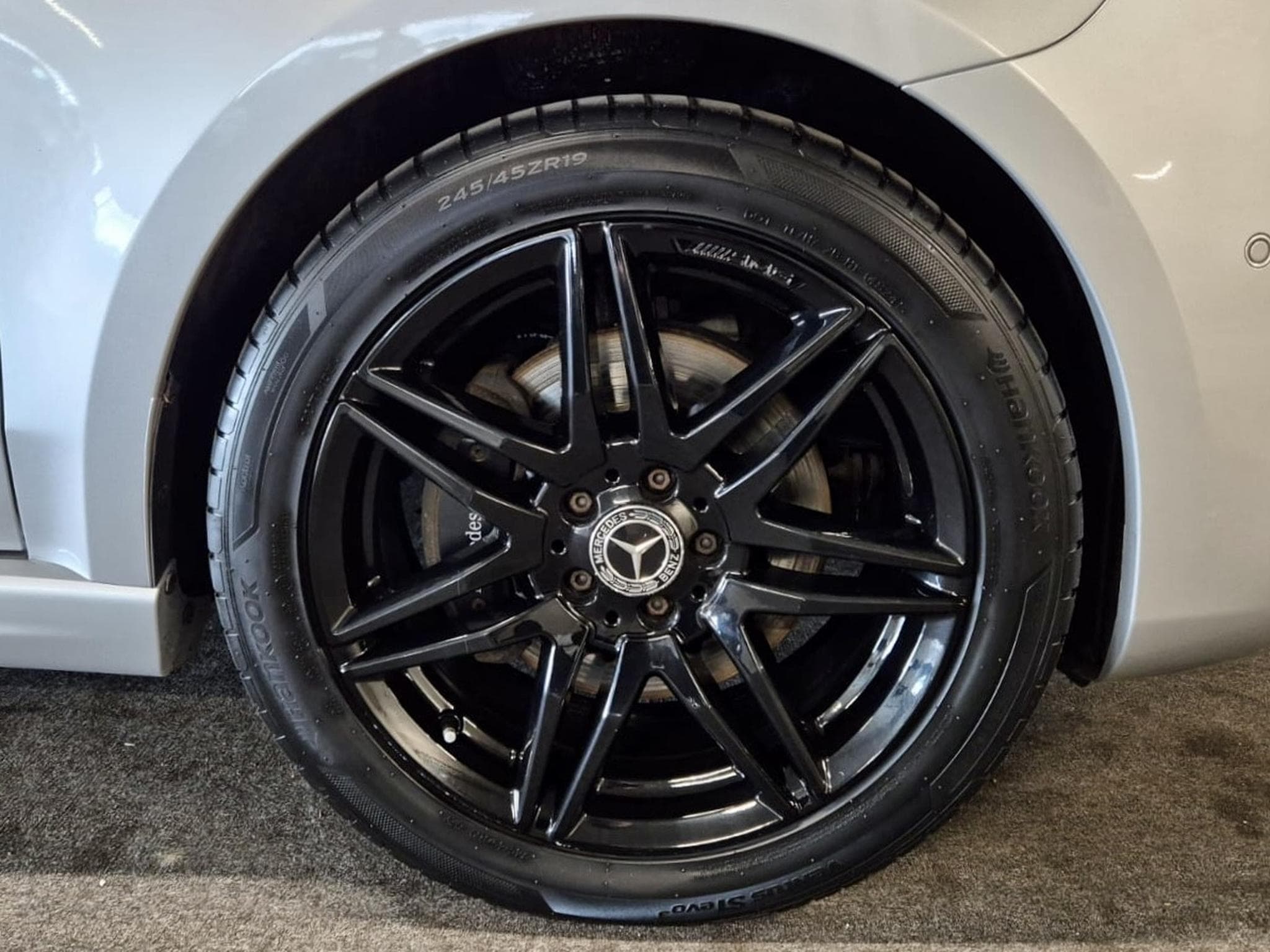 Mercedes V 250 D AMG LINE 7 SITZE CUIR NAVI 1 HAND (2019) - Photo 17