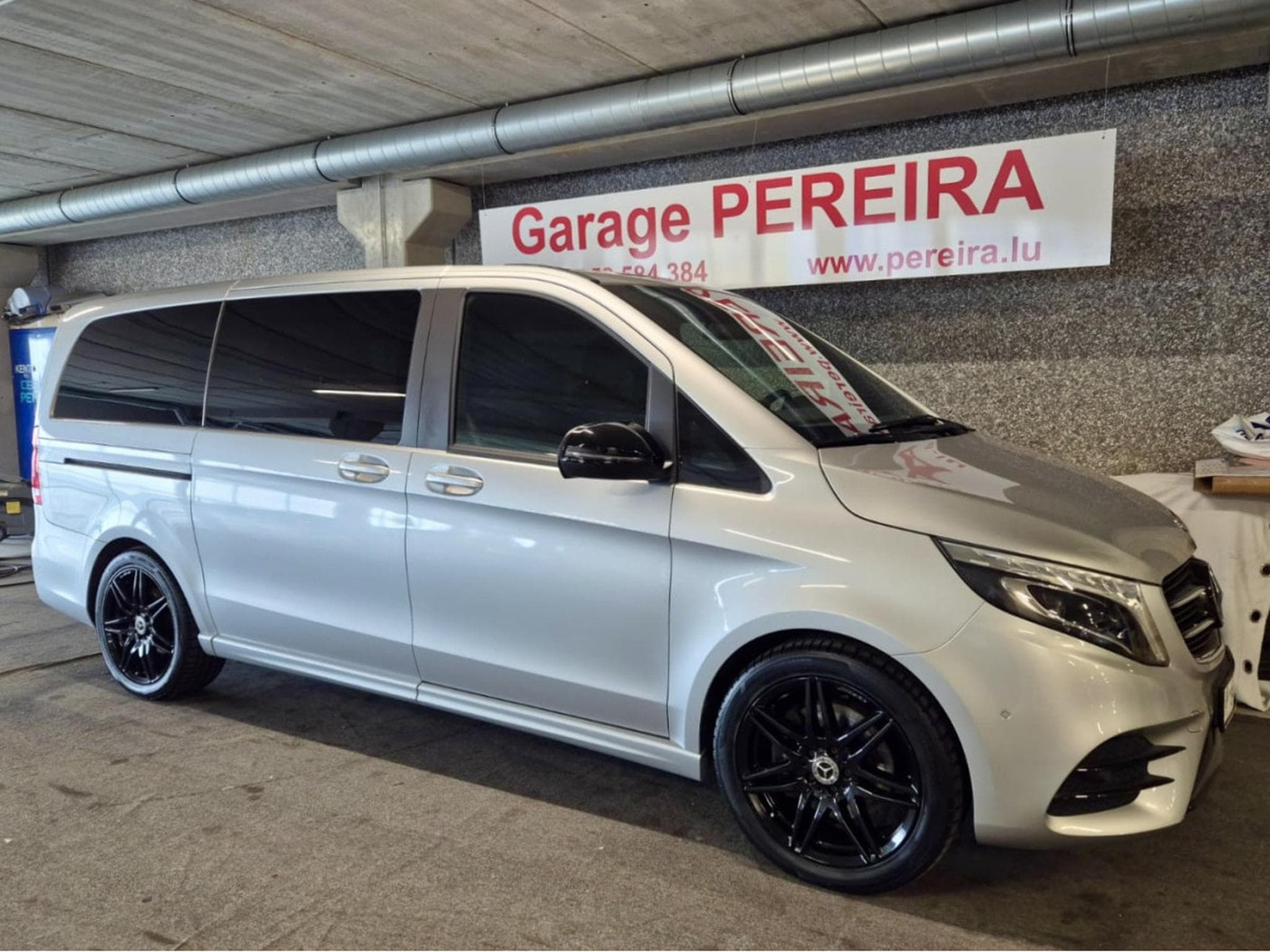 Mercedes V 250 D AMG LINE 7 SITZE CUIR NAVI 1 HAND (2019) - Photo 2