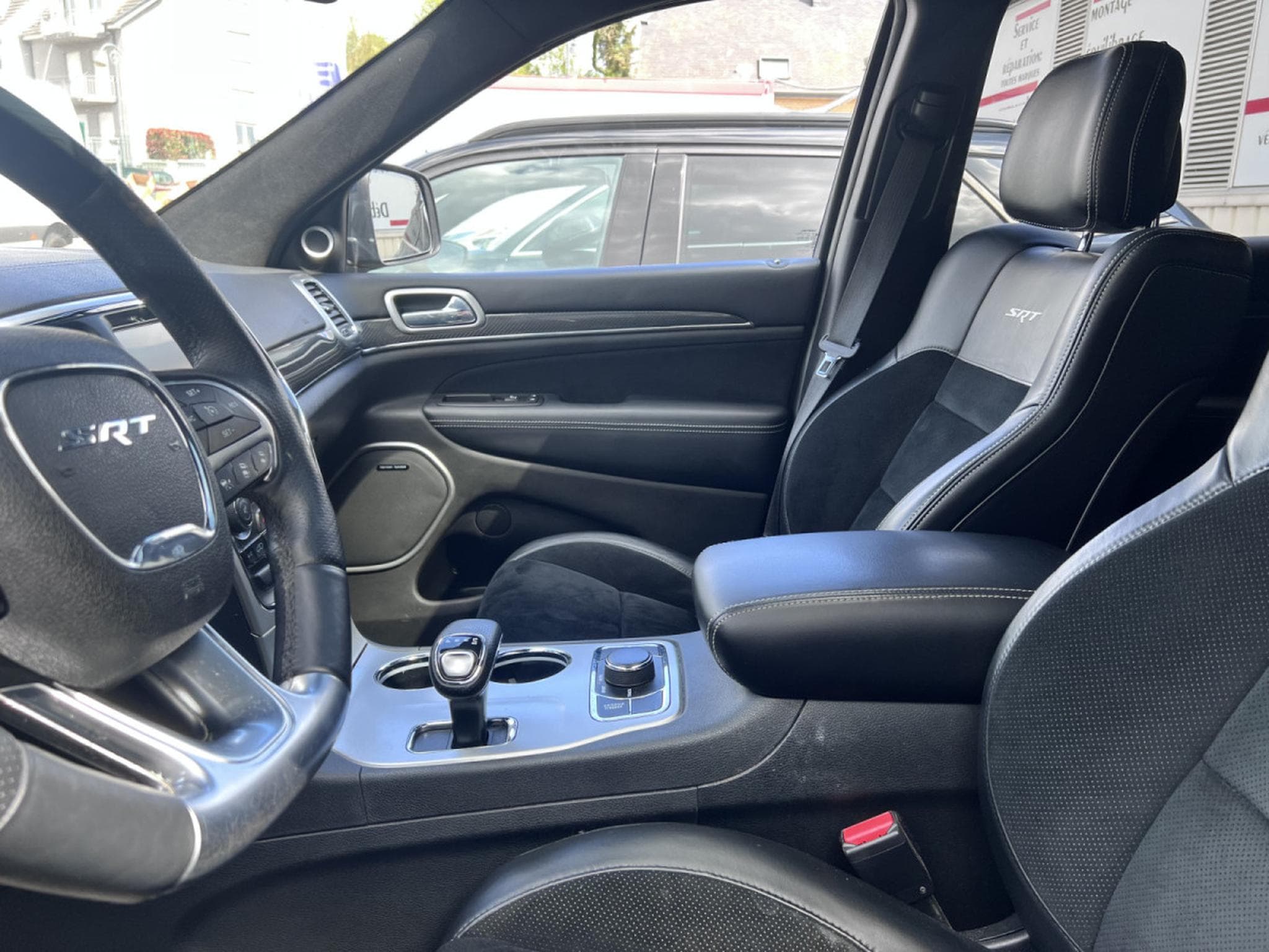 Jeep Cherokee 6.4l V8 HEMI SRT HARMAN KARDON PANO CUIR NAVI 1 HAND (2015) - Photo 3