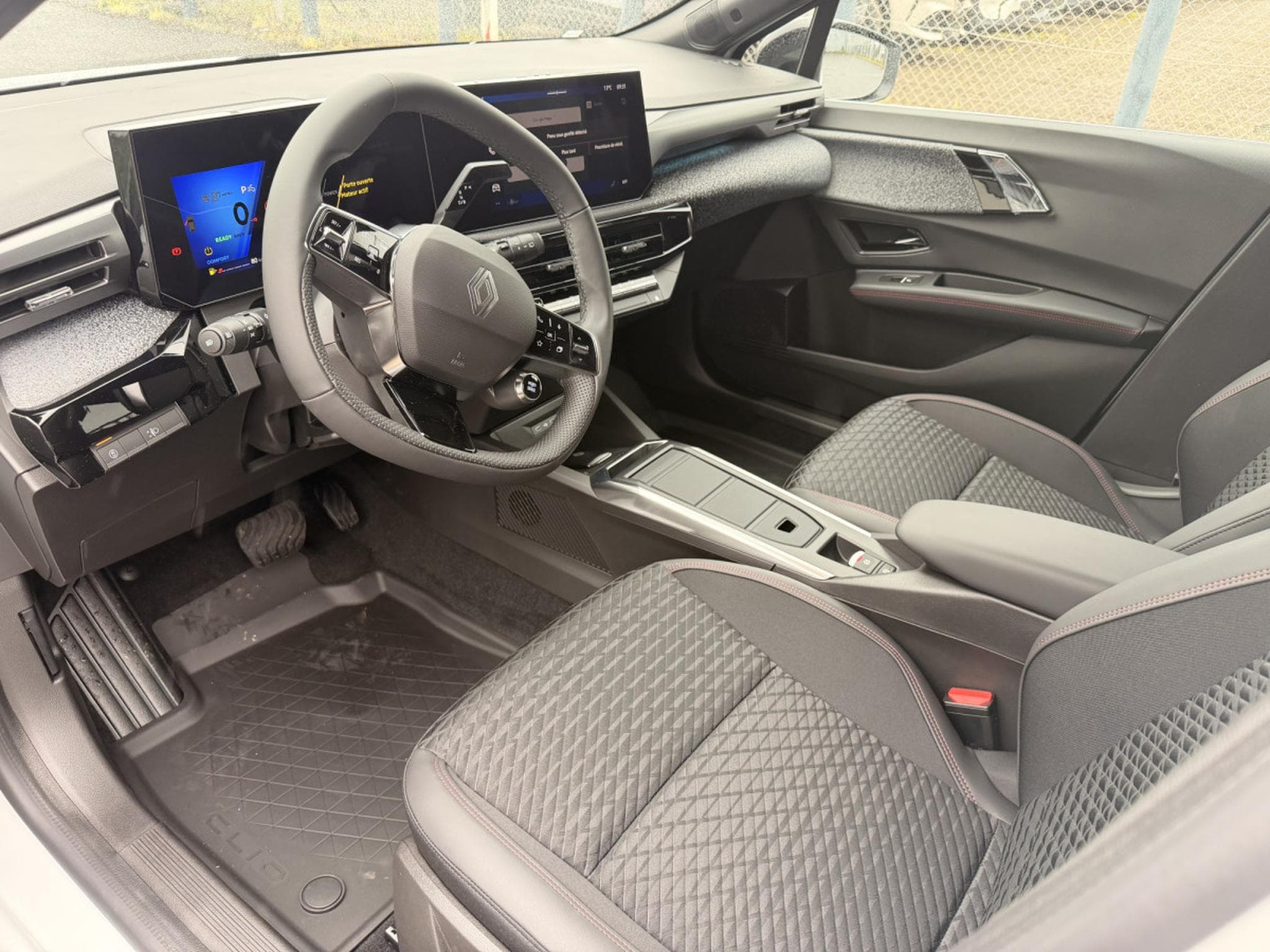 Renault Clio 6 NEW CLIO TECHNO FULL HYBRID E-TECH 160 (2026) - Foto 13