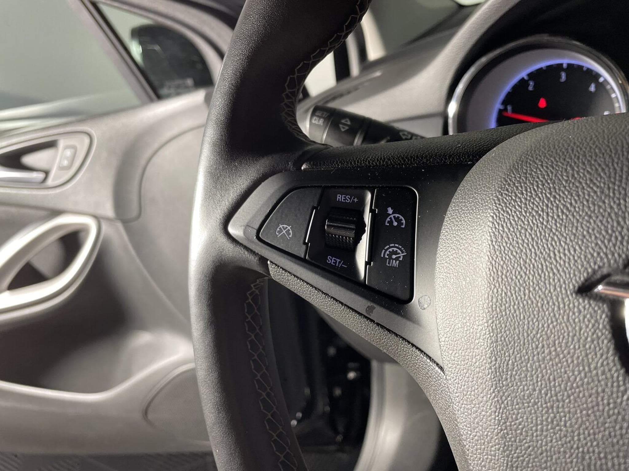 Opel Astra 1.5 D 105 CV EDITION GPS CARPLAY (2020) - Foto 8
