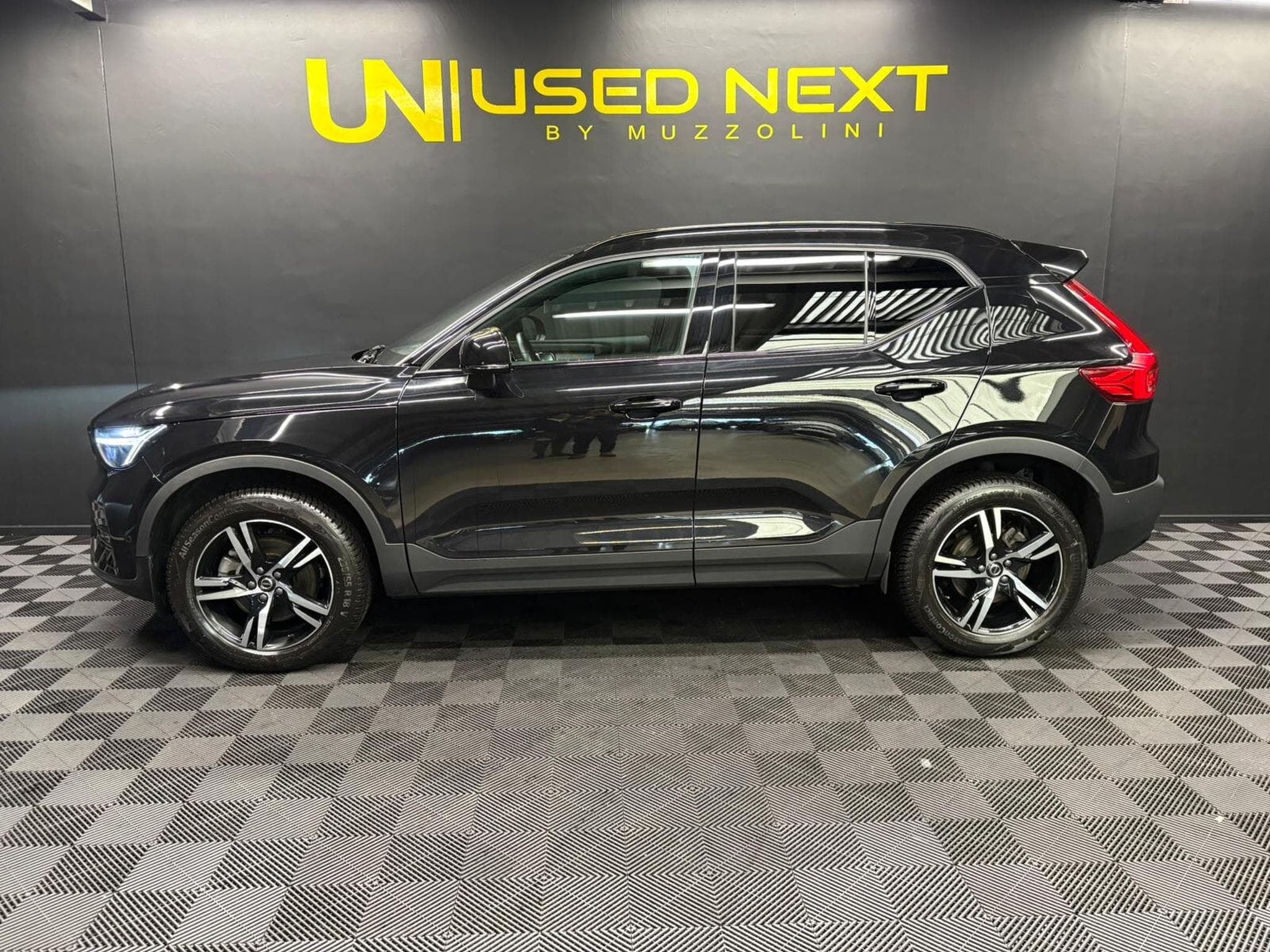 Volvo XC40 B3 163cv BVA (2023) - Foto 4