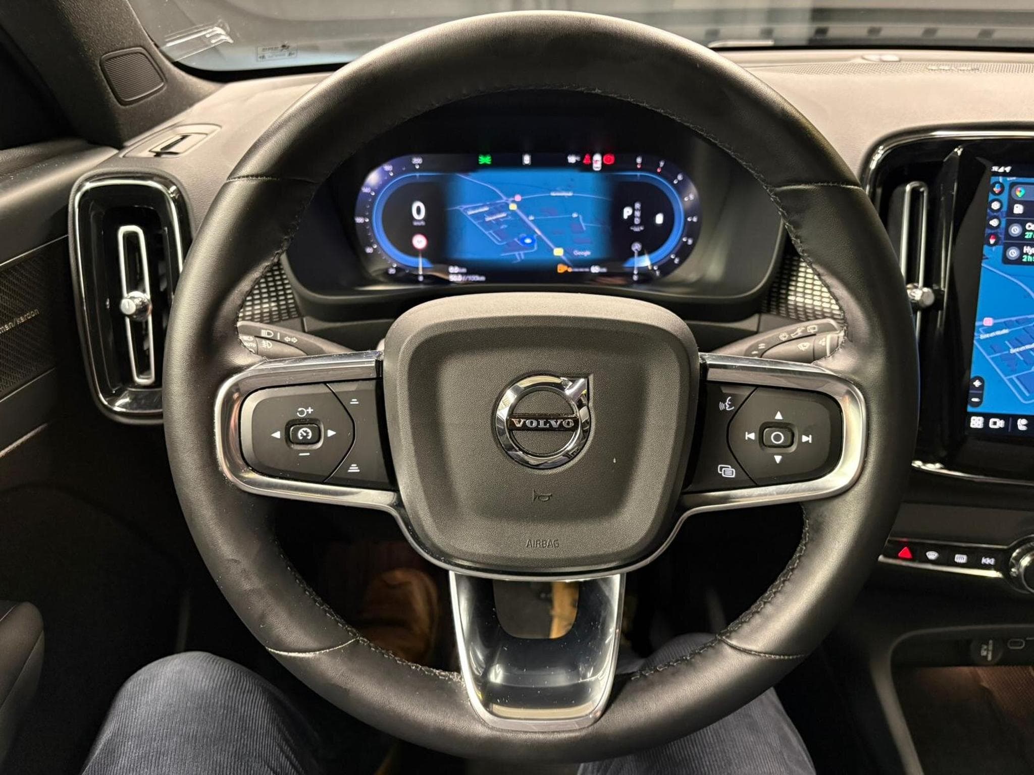 Volvo XC40 B3 163cv BVA (2023) - Foto 8