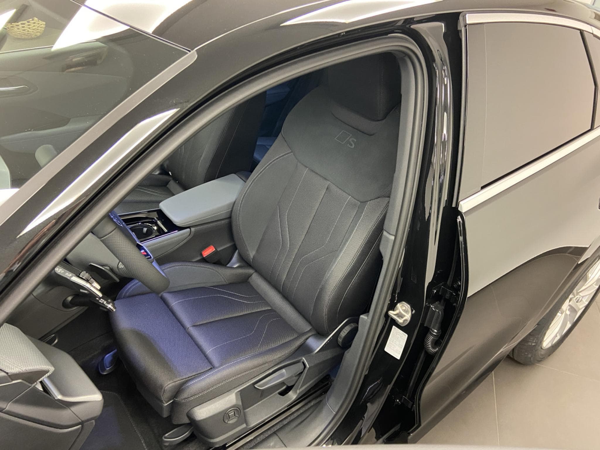 Audi Q3 Sportback e-hybrid 272 CV / 200 kW S tronic (2025) - Photo 2