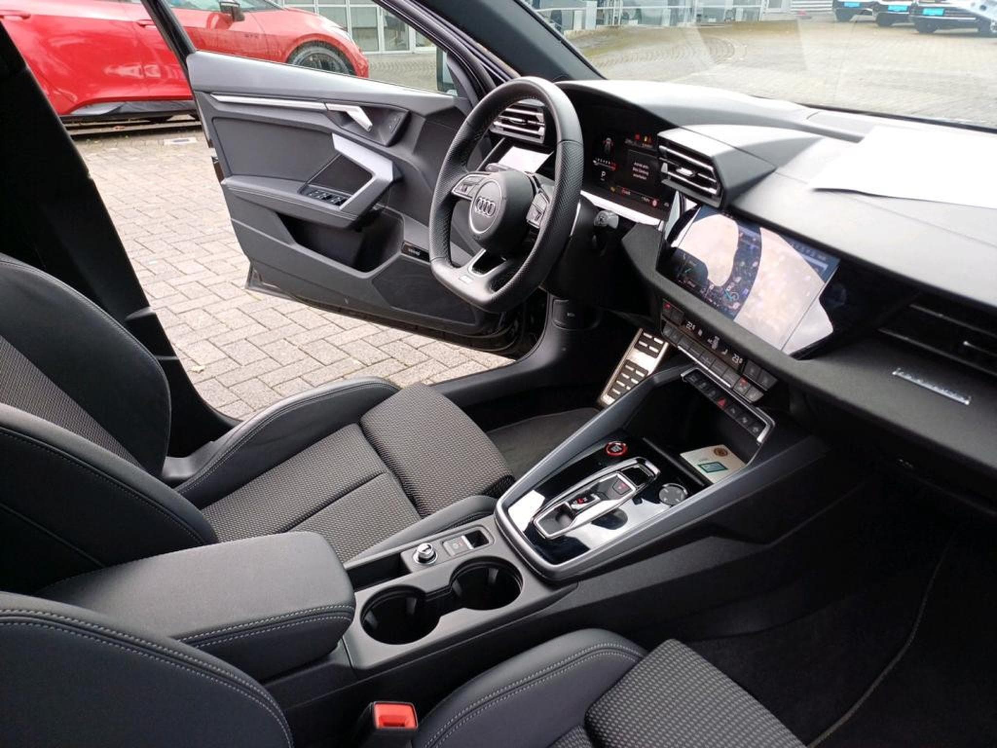 Audi S3 S3 Sportback Quattro 2.0 TFSI 333 CV * MATRIX * BLACK PACK * (2025) - Foto 6